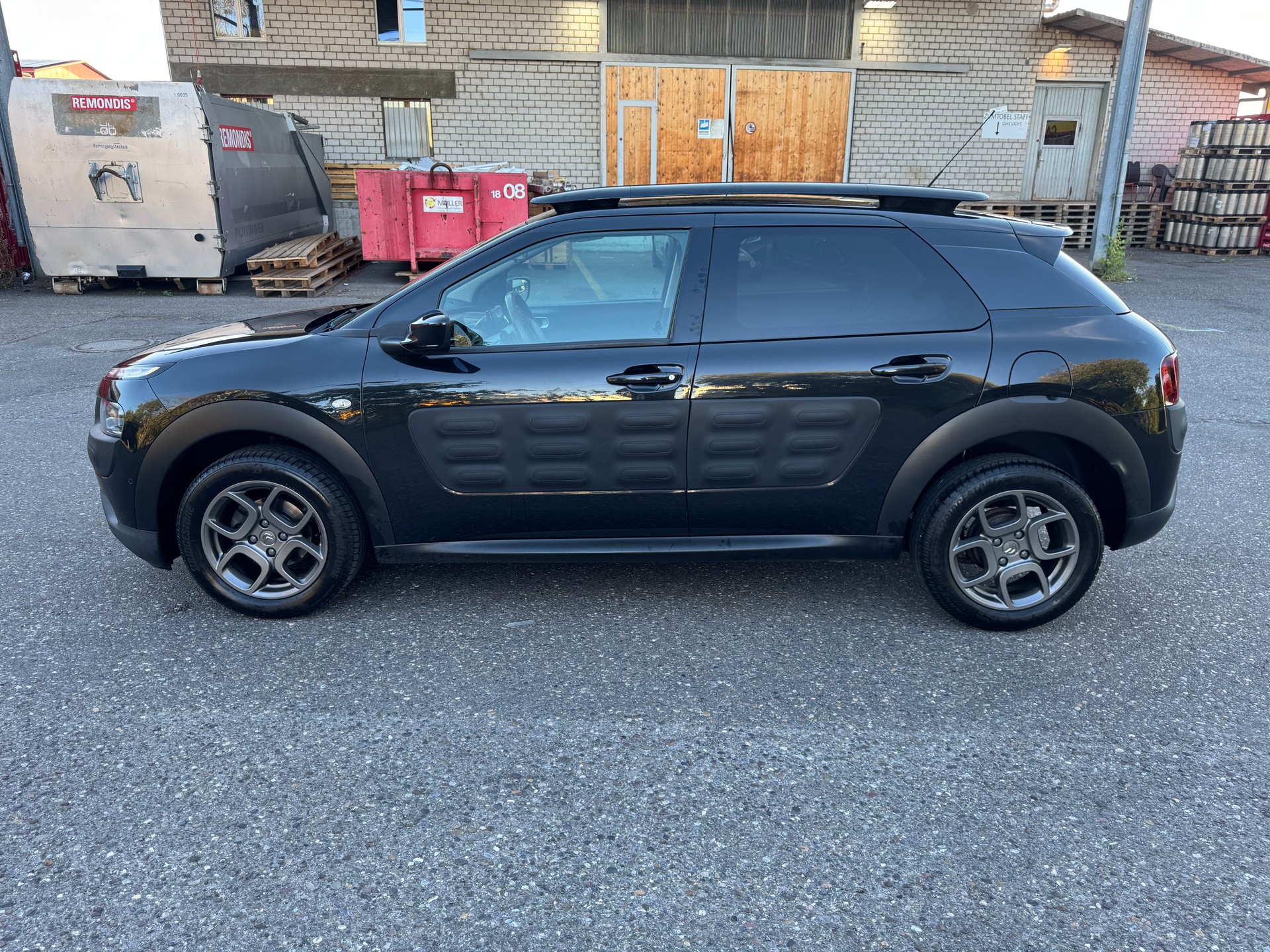 CITROEN C4 Cactus 1.2 e-VTi Shine Edition ETG-image-8