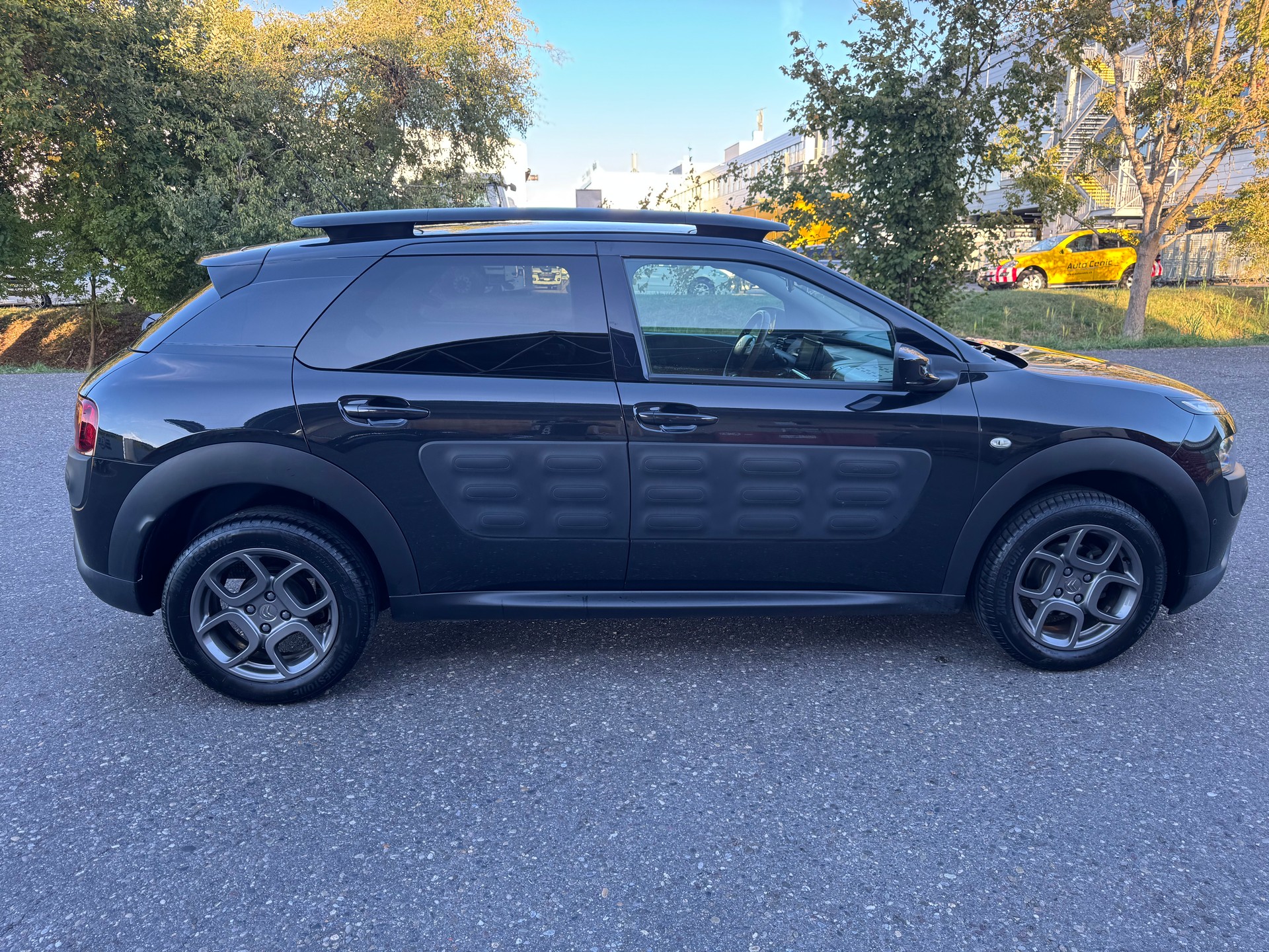 CITROEN C4 Cactus 1.2 e-VTi Shine Edition ETG-image-9
