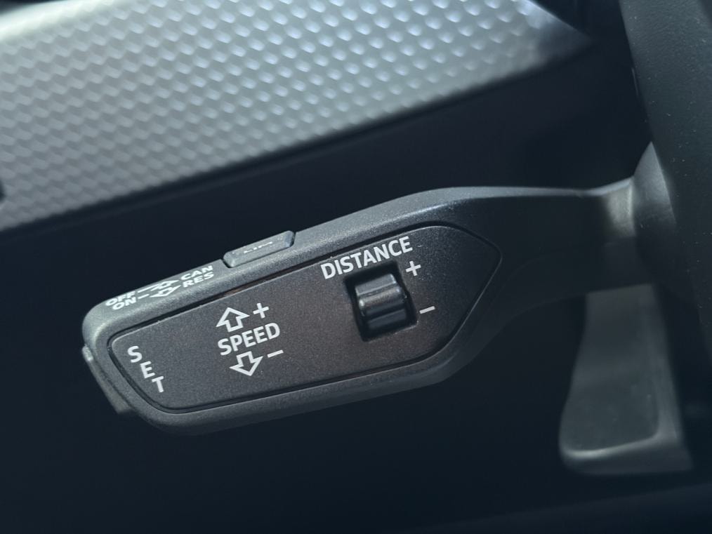 AUDI A1 City Carver 35 TFSI S line-image-5