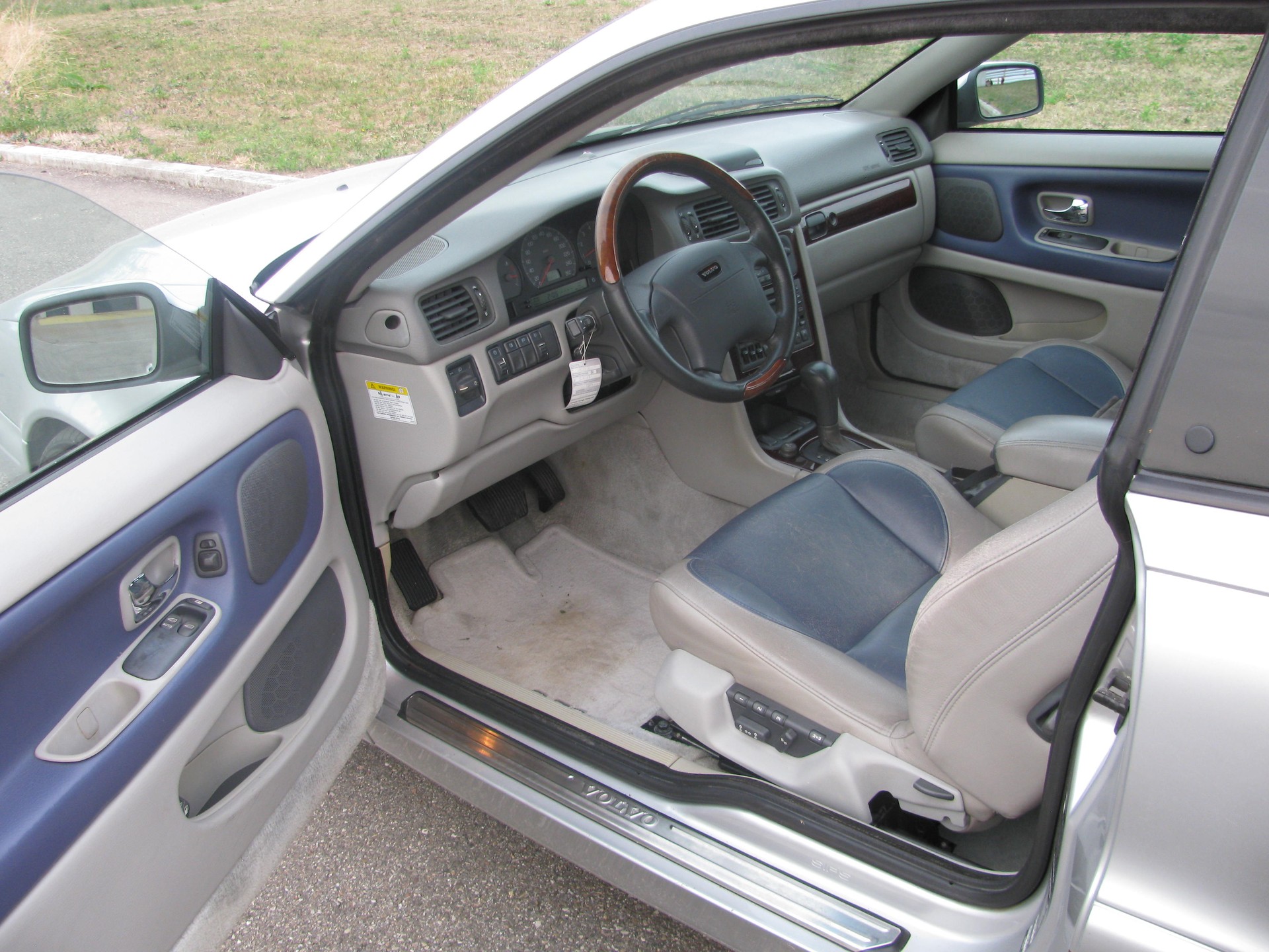 VOLVO C70 T5-image-5