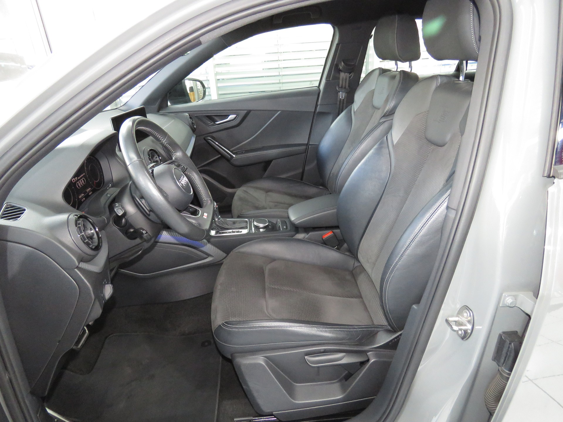 AUDI Q2 2.0 TDI Edition # 1 Quattro S-tronic (Automat)-image-7