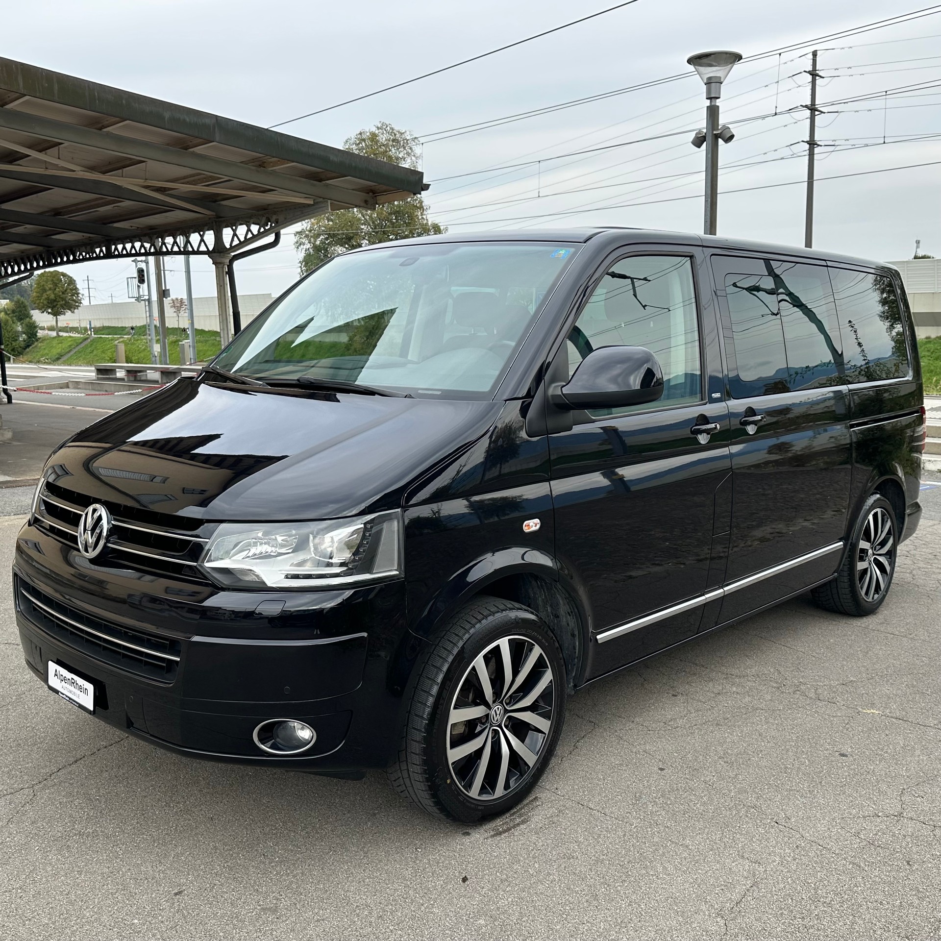 VW Highline Premium-image-6