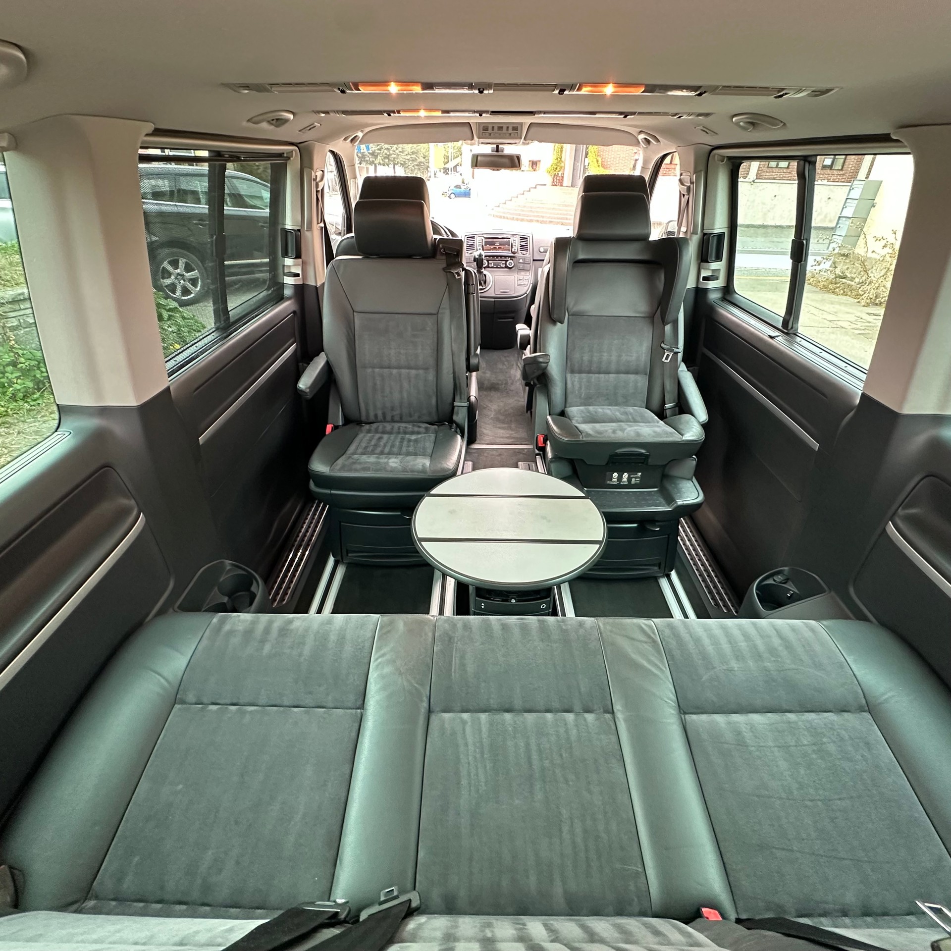 VW Highline Premium-image-14