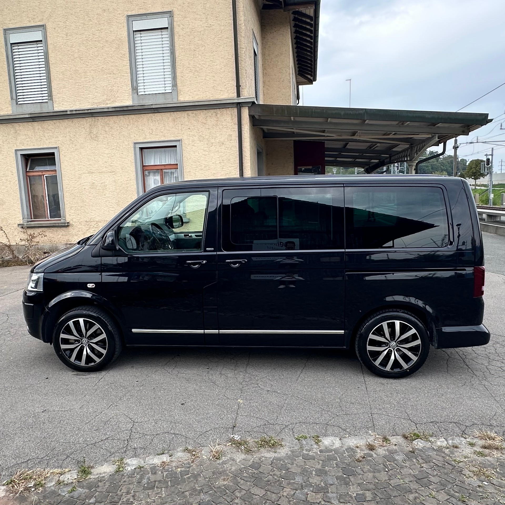 VW Highline Premium-image-5
