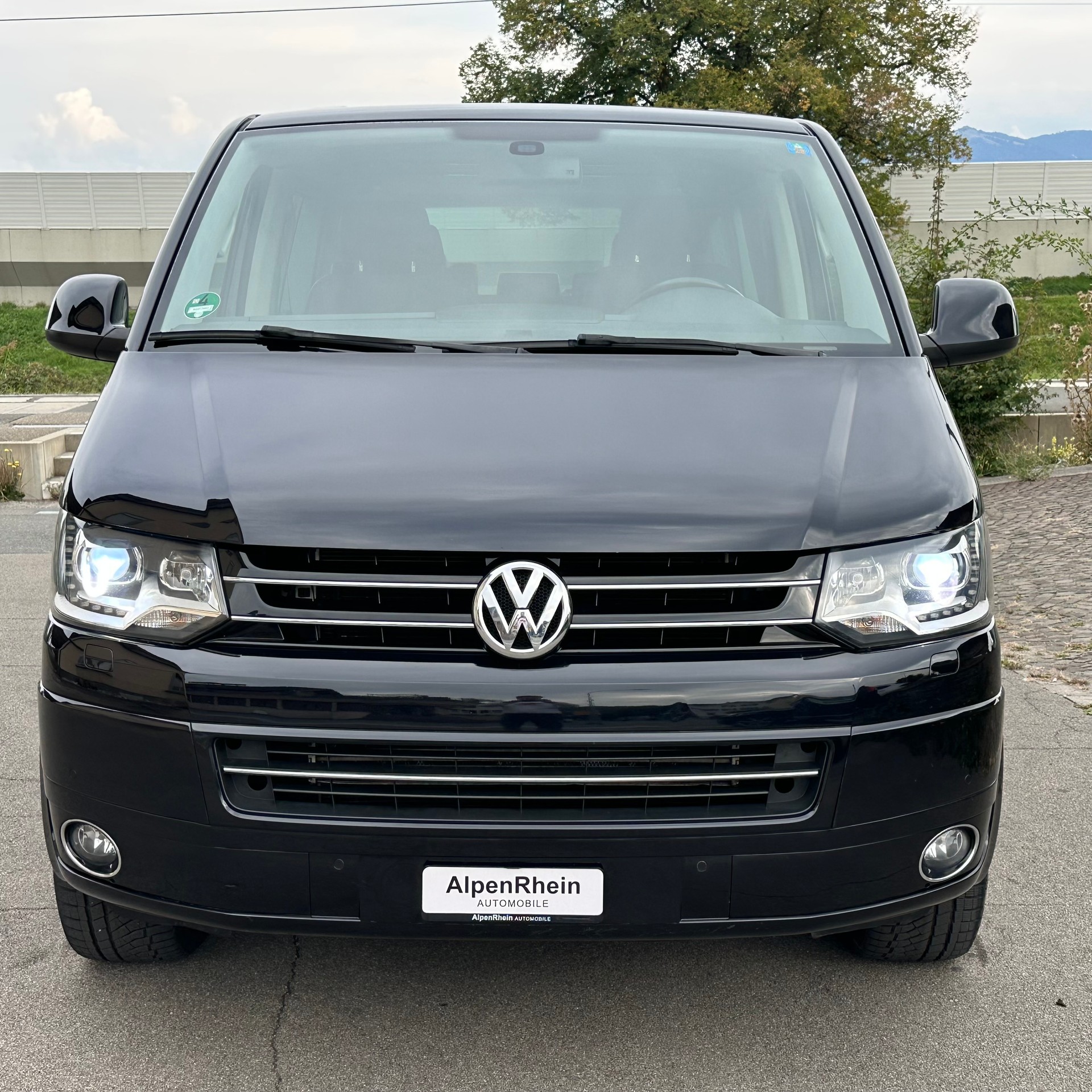 VW Highline Premium-image-7