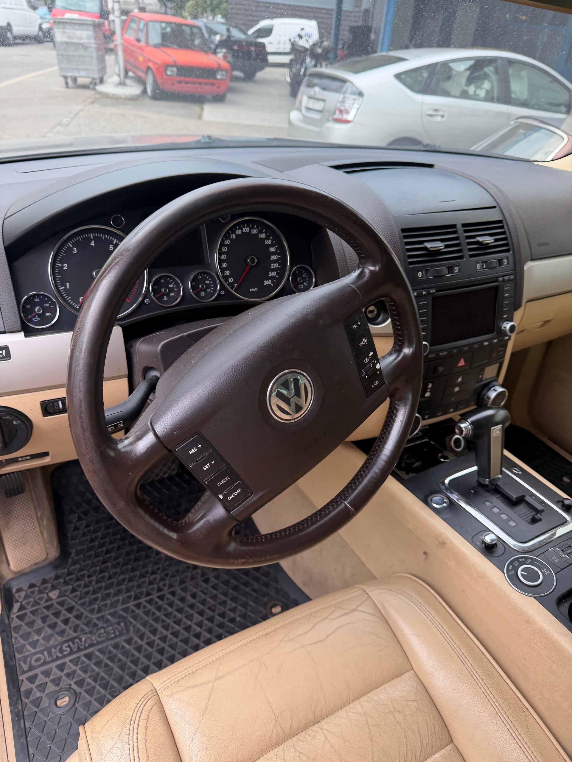 VW Touareg 3.2 V6-image-5