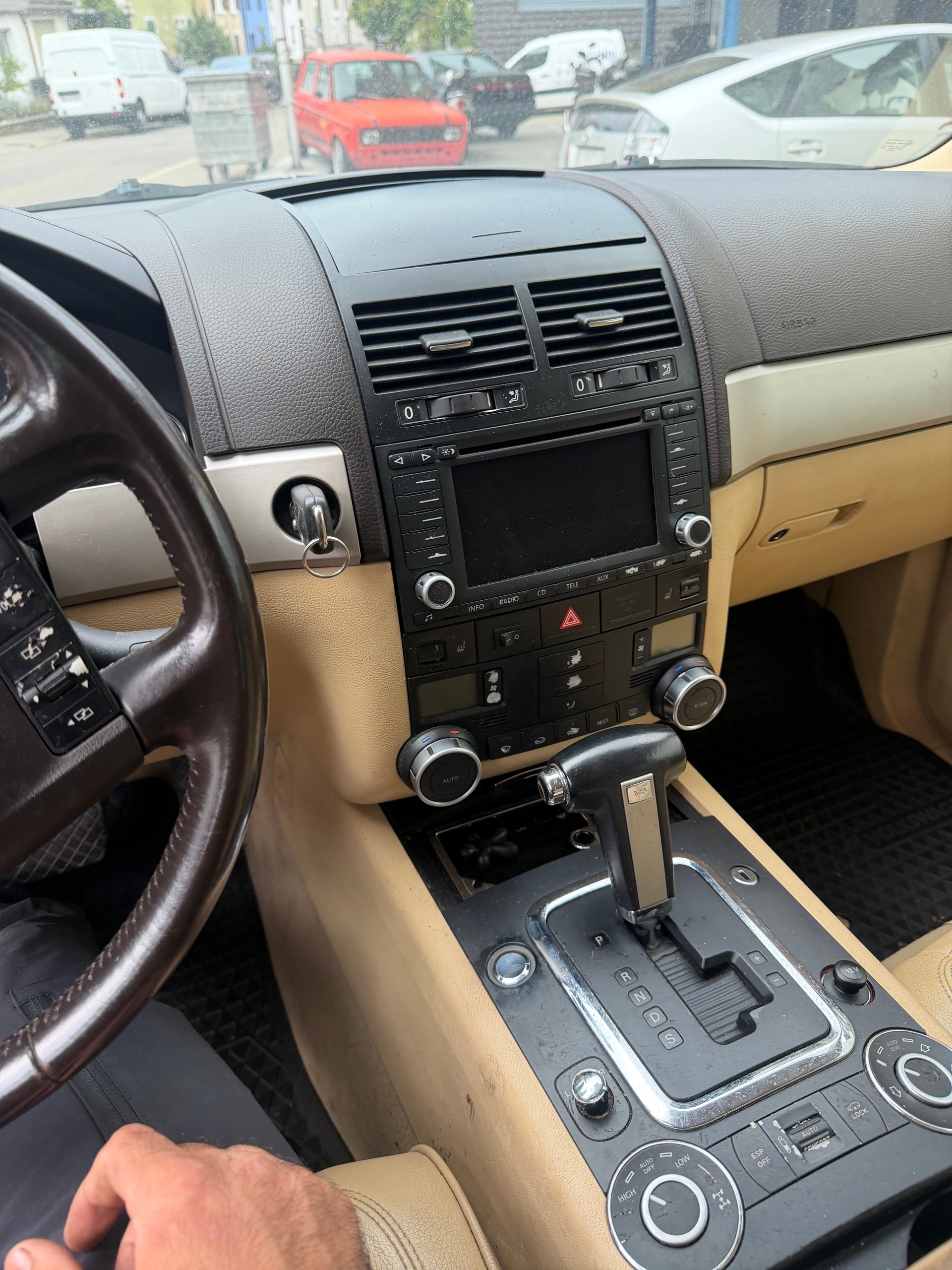 VW Touareg 3.2 V6-image-6