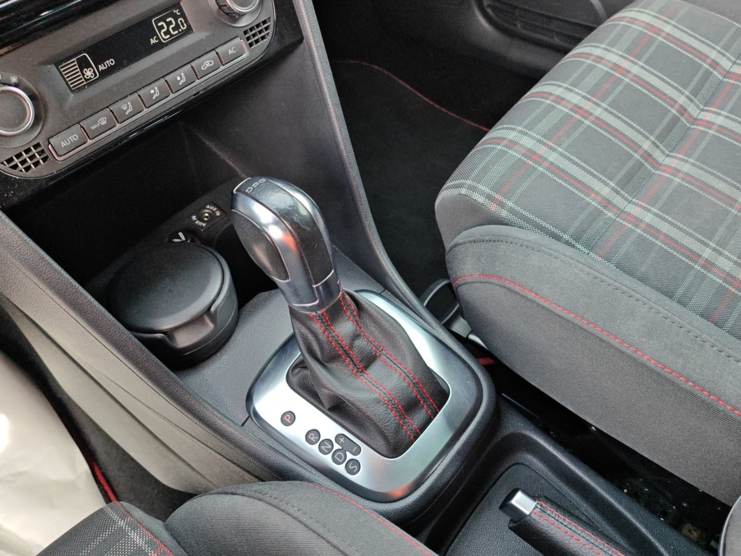 VW Polo 1.4 TSI GTI DSG (Véhicule Suisse · Expertise du jour · Garantie · GPS)-image-15