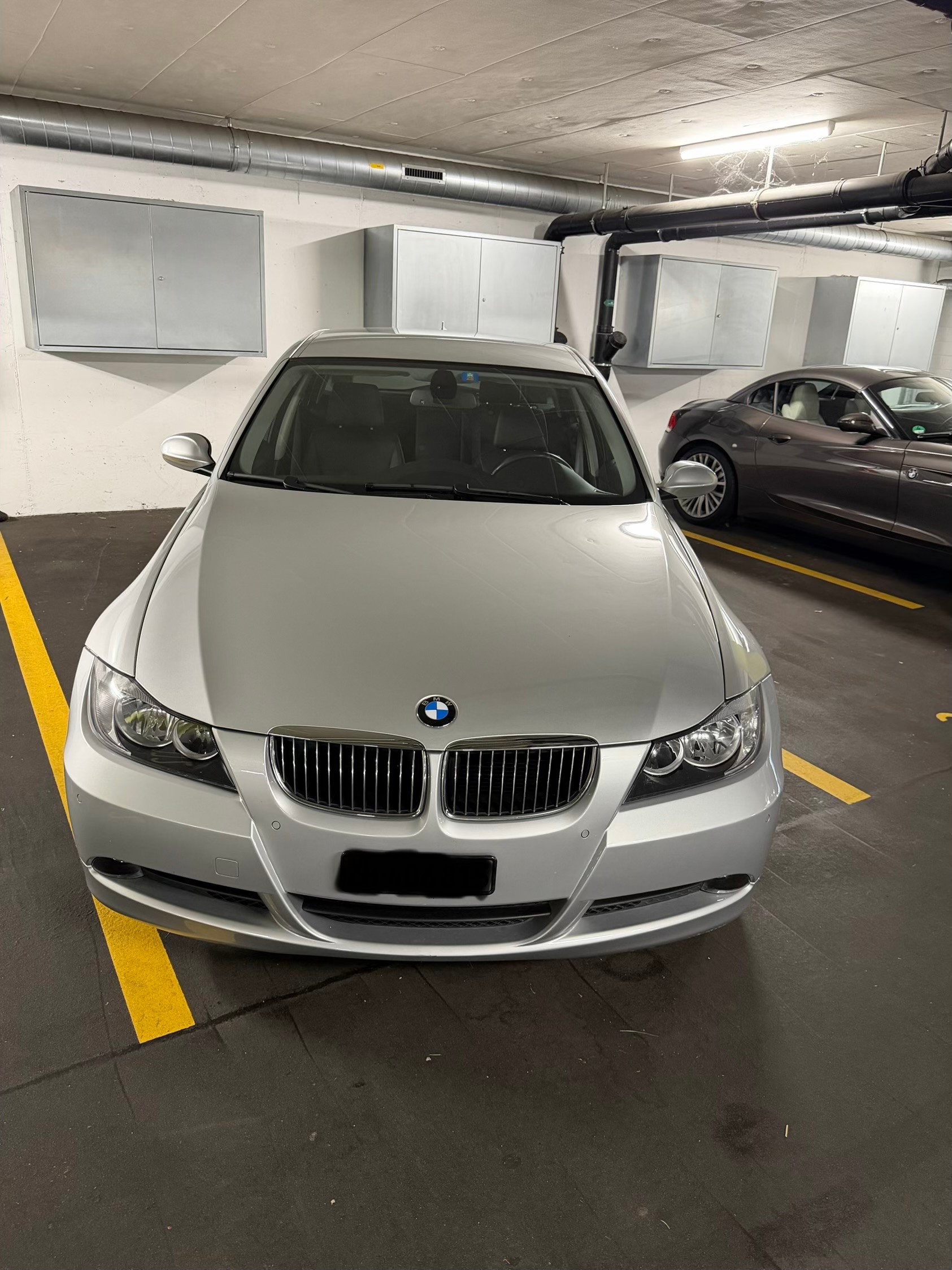 BMW 325xi-image-1