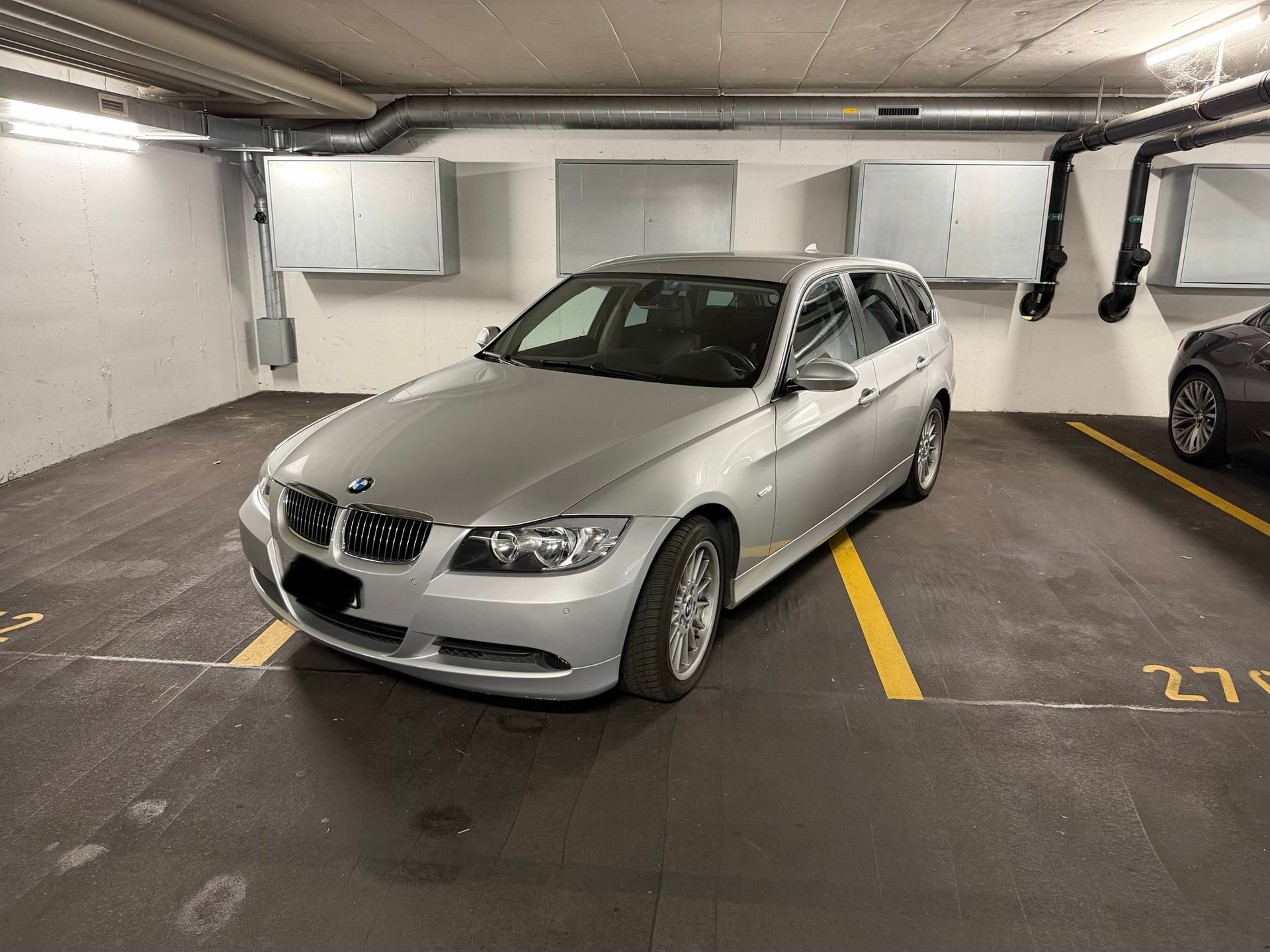 BMW 325xi-image-0