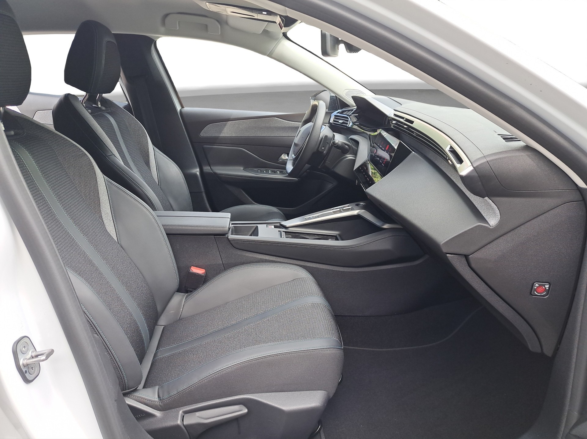 PEUGEOT 308 SW 1.5 BlueHDI Allure Pack EAT8-image-6