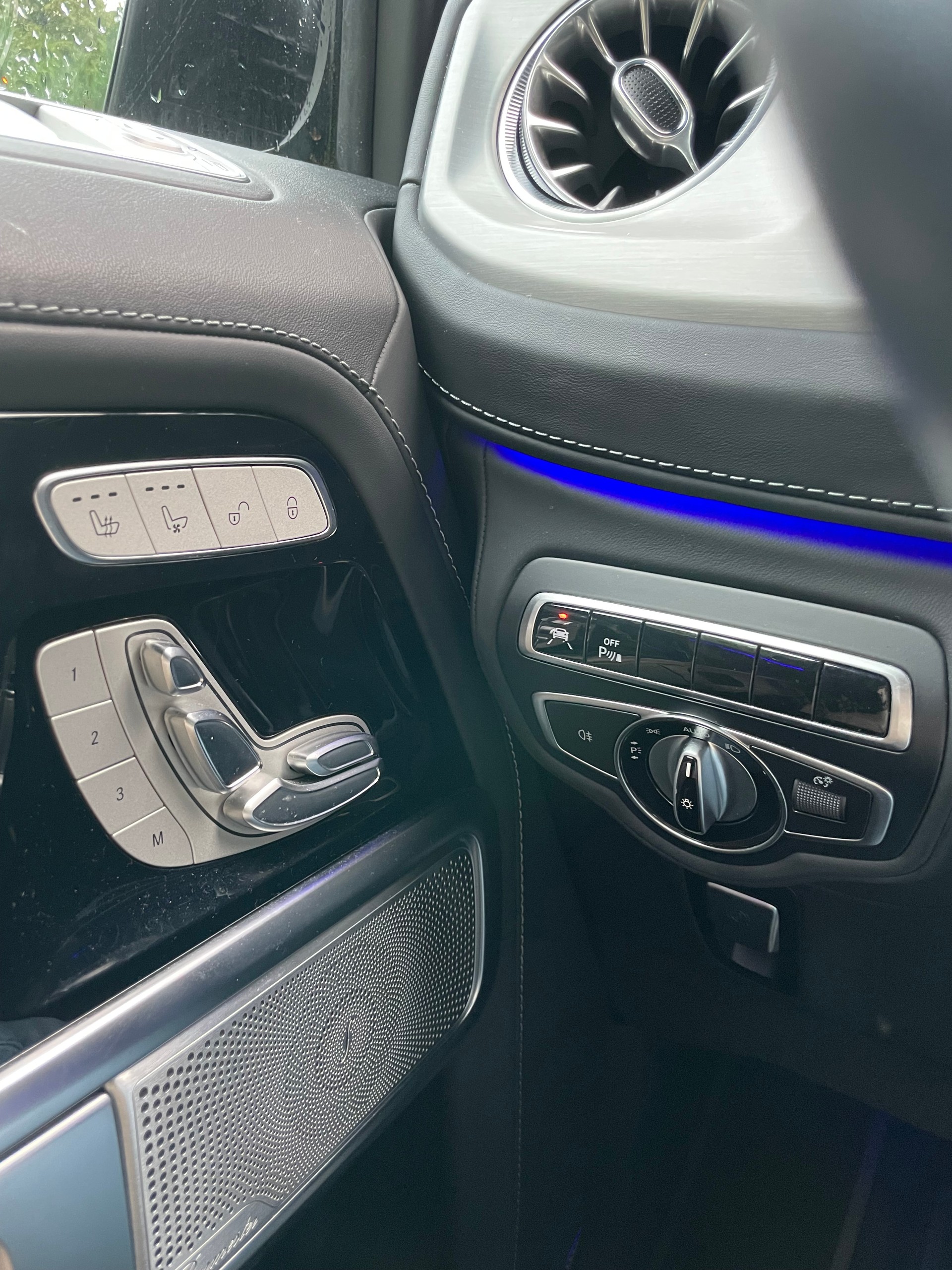 MERCEDES-BENZ G 350 d-image-8