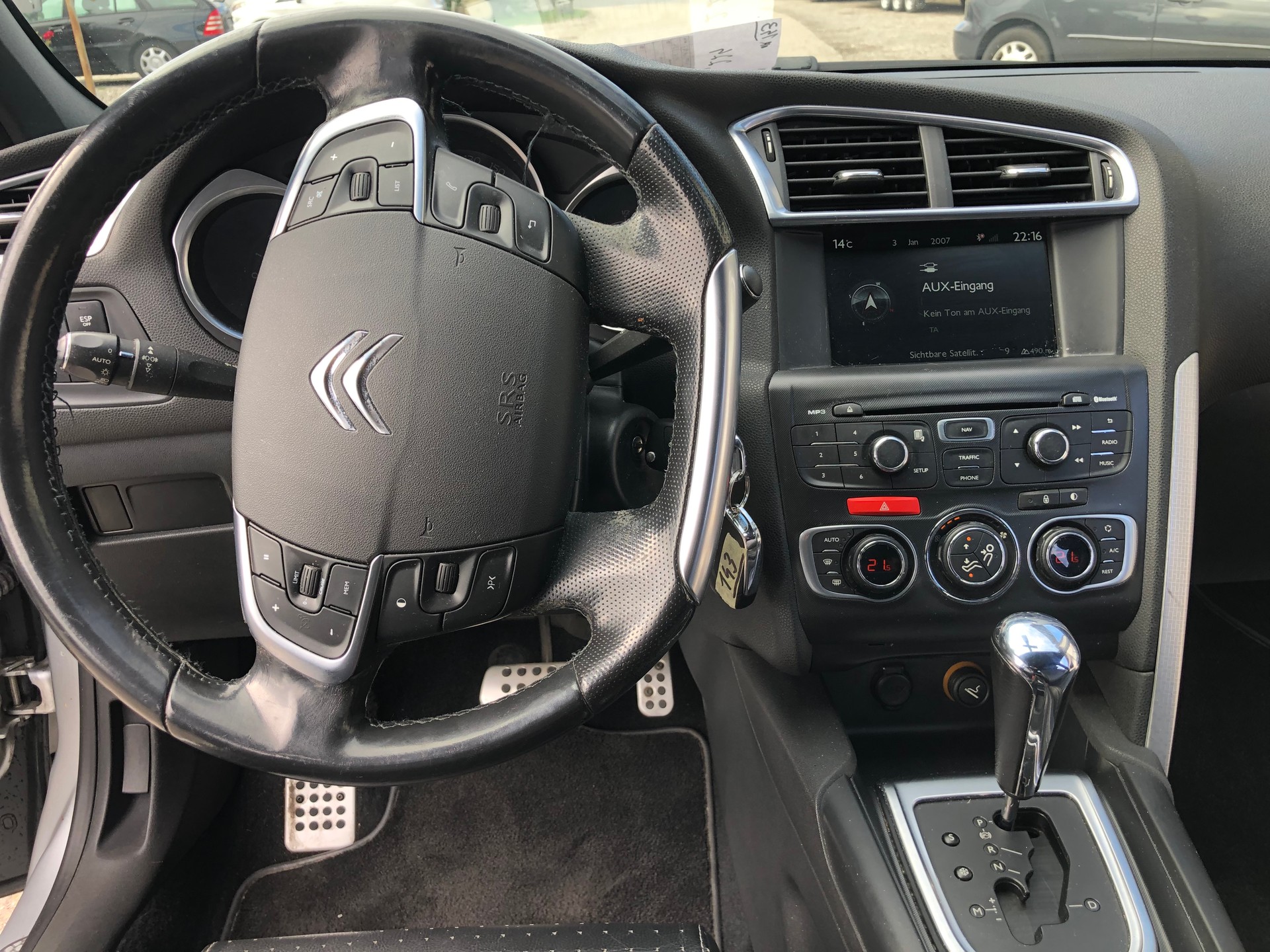 DS AUTOMOBILES DS4 2.0 HDi Sport Chic Automatic-image-14