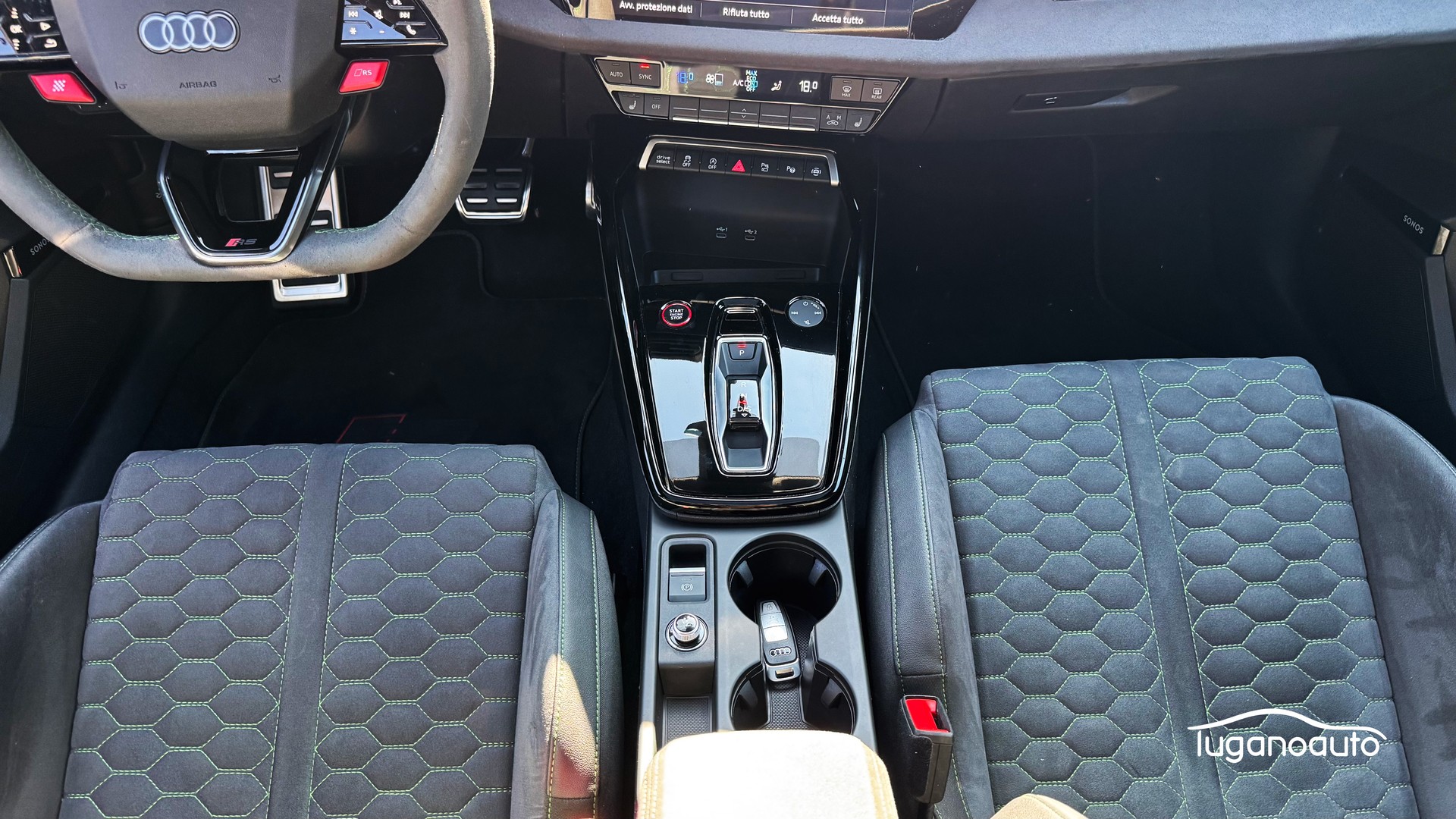 AUDI RS3 Sportback 2.5 TSI quattro S-tronic-image-9