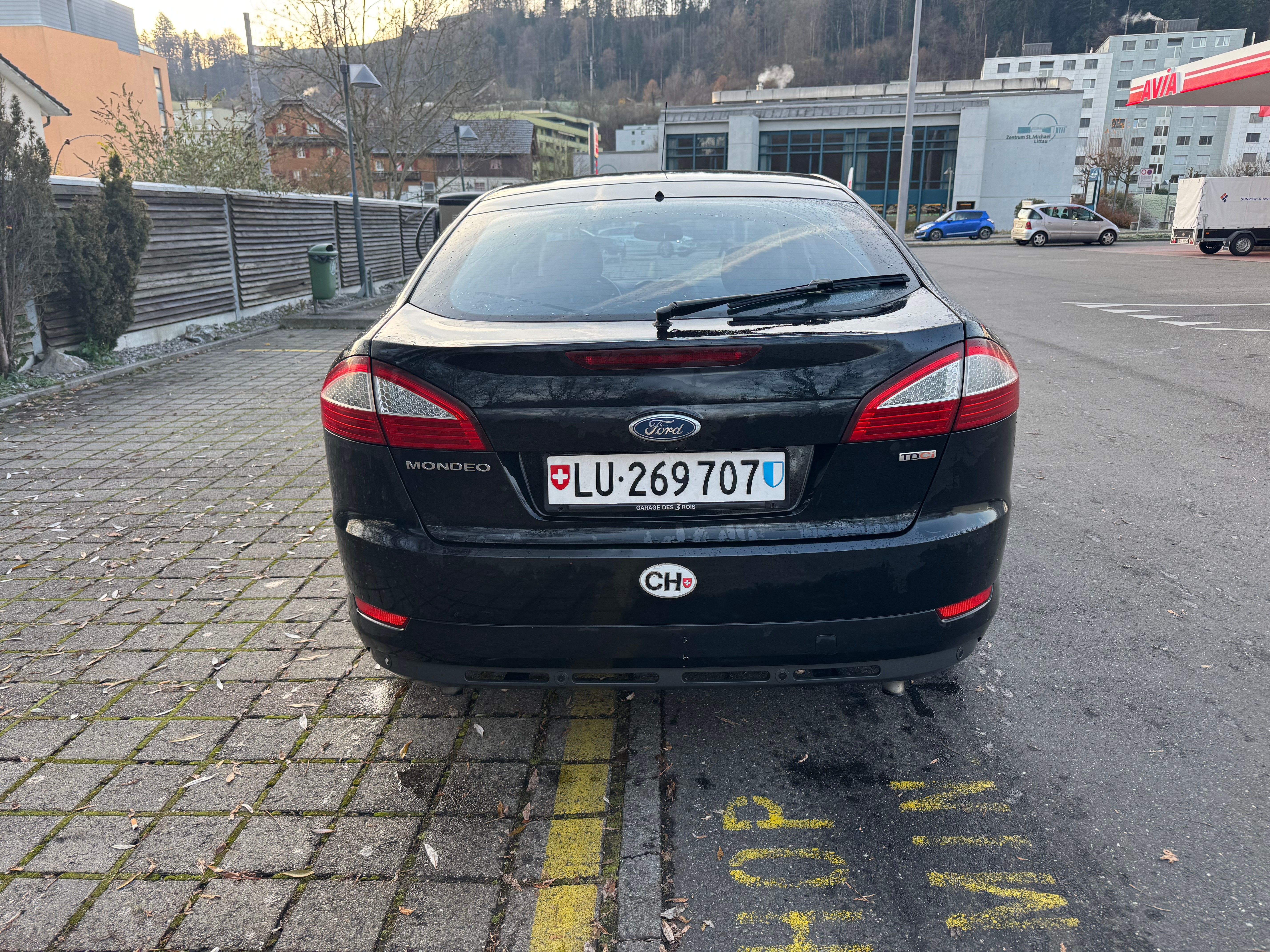 Car photo