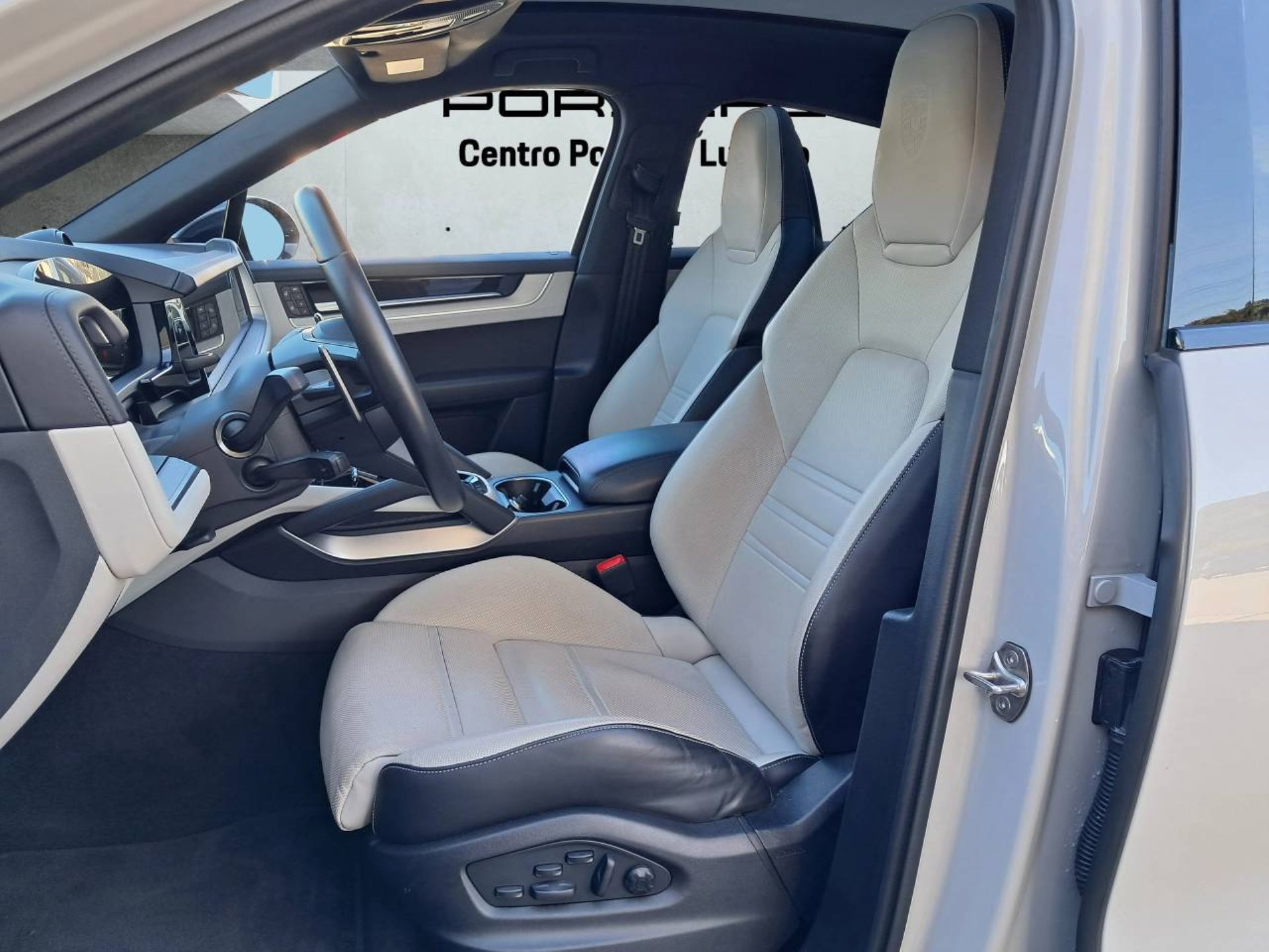 PORSCHE Cayenne E-Hybrid Coupé-image-4
