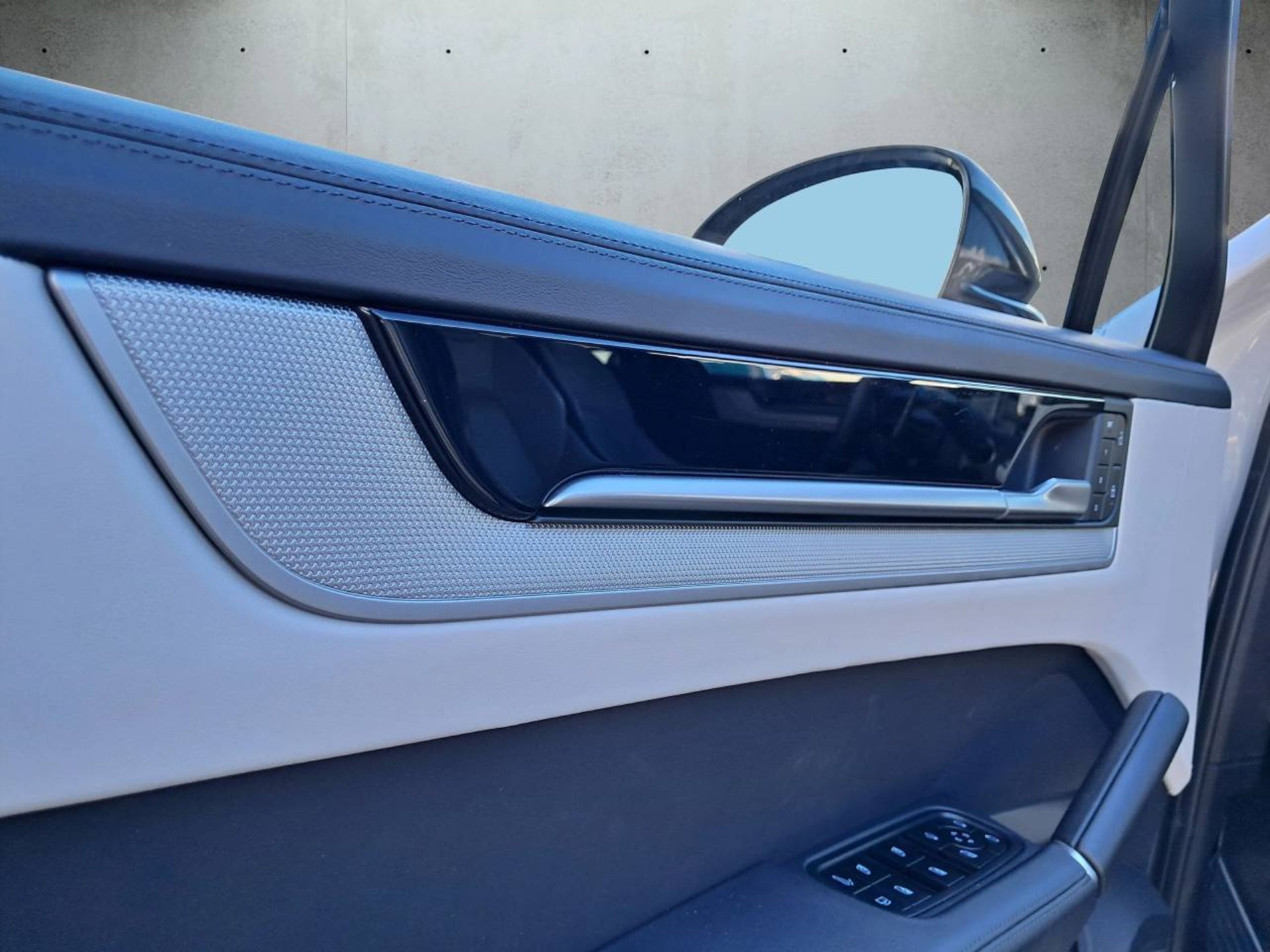 PORSCHE Cayenne E-Hybrid Coupé-image-29