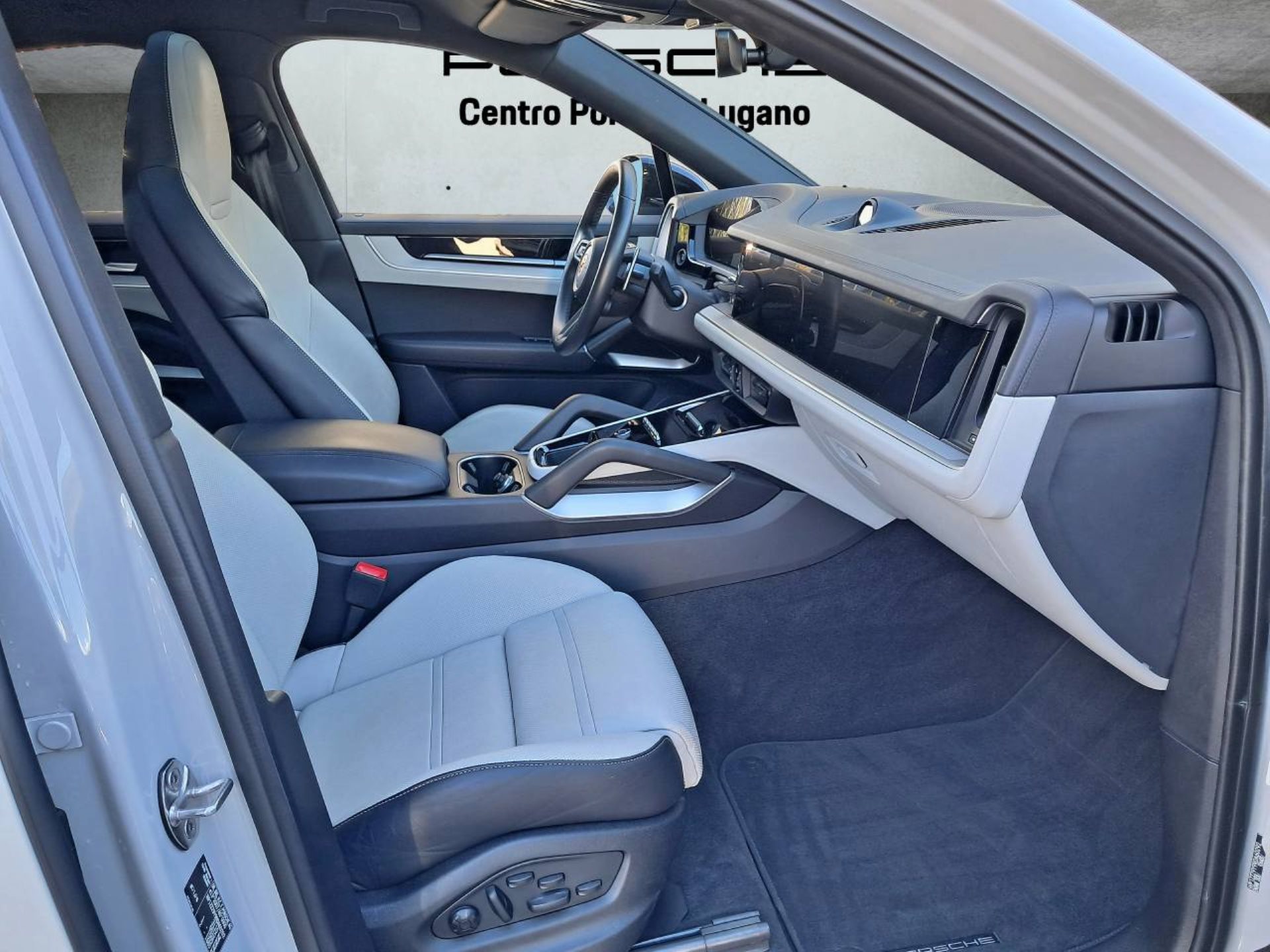 PORSCHE Cayenne E-Hybrid Coupé-image-13
