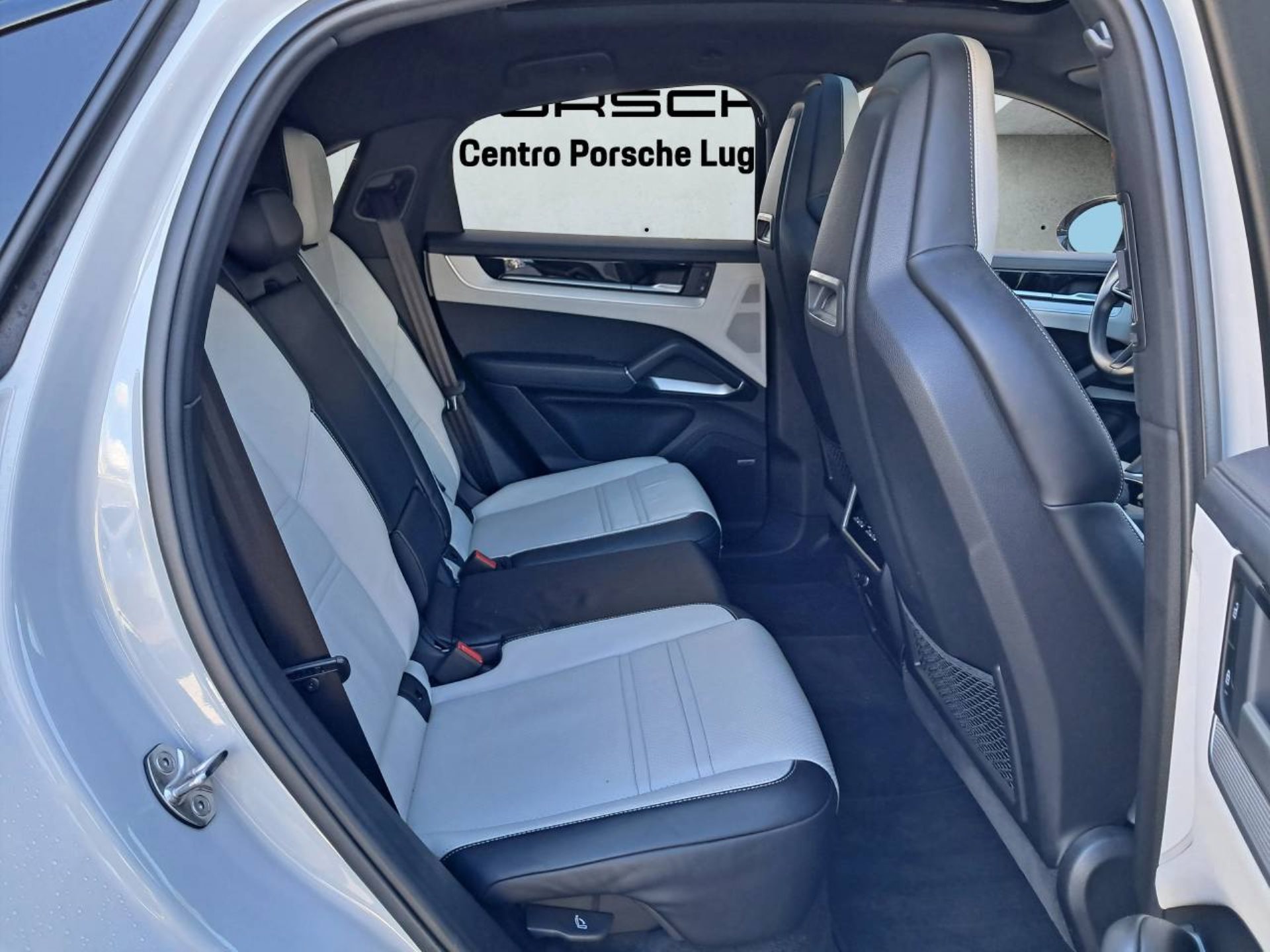 PORSCHE Cayenne E-Hybrid Coupé-image-18