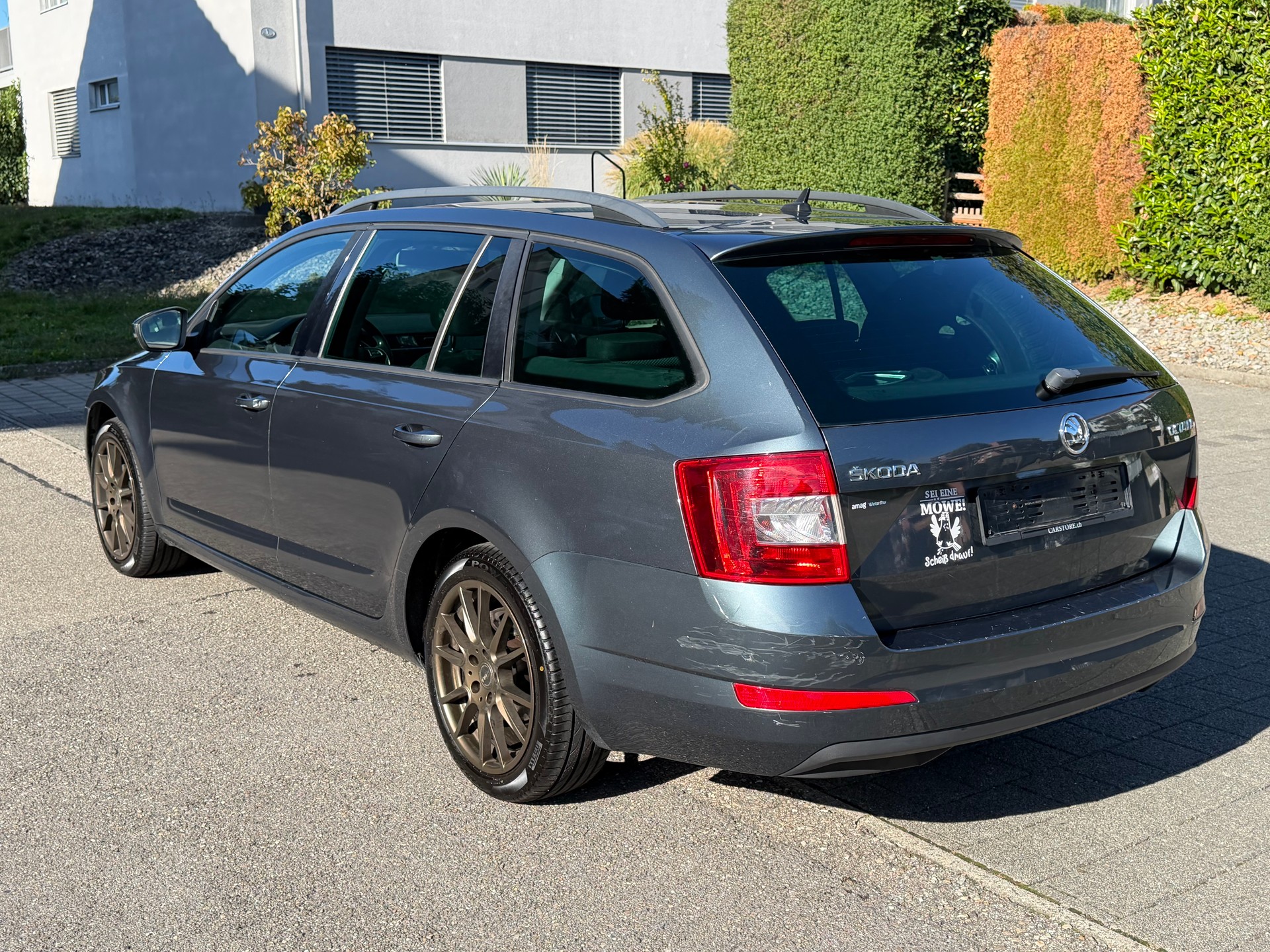 SKODA Octavia Combi 2.0 TDI Ambition DSG-image-1