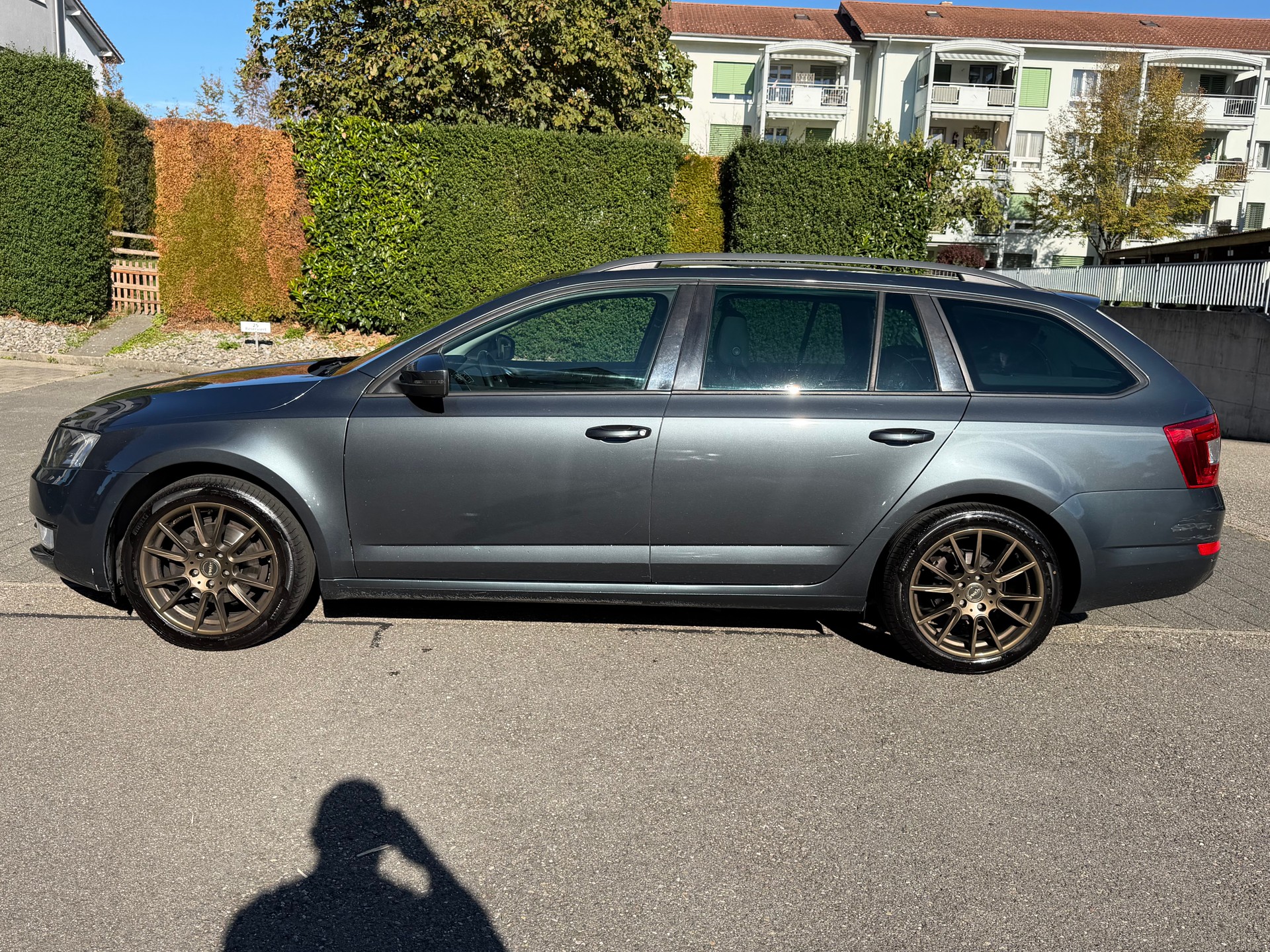 SKODA Octavia Combi 2.0 TDI Ambition DSG-image-0