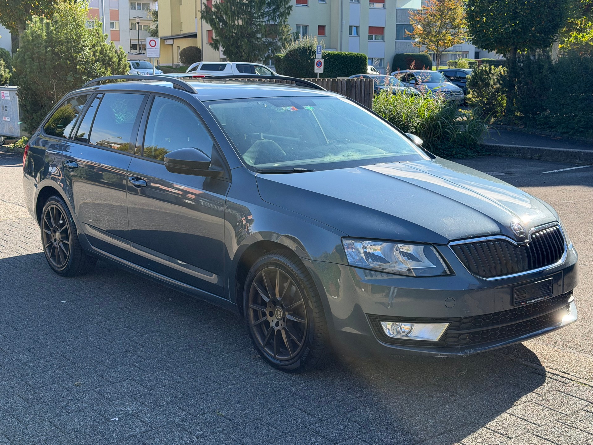 SKODA Octavia Combi 2.0 TDI Ambition DSG-image-3