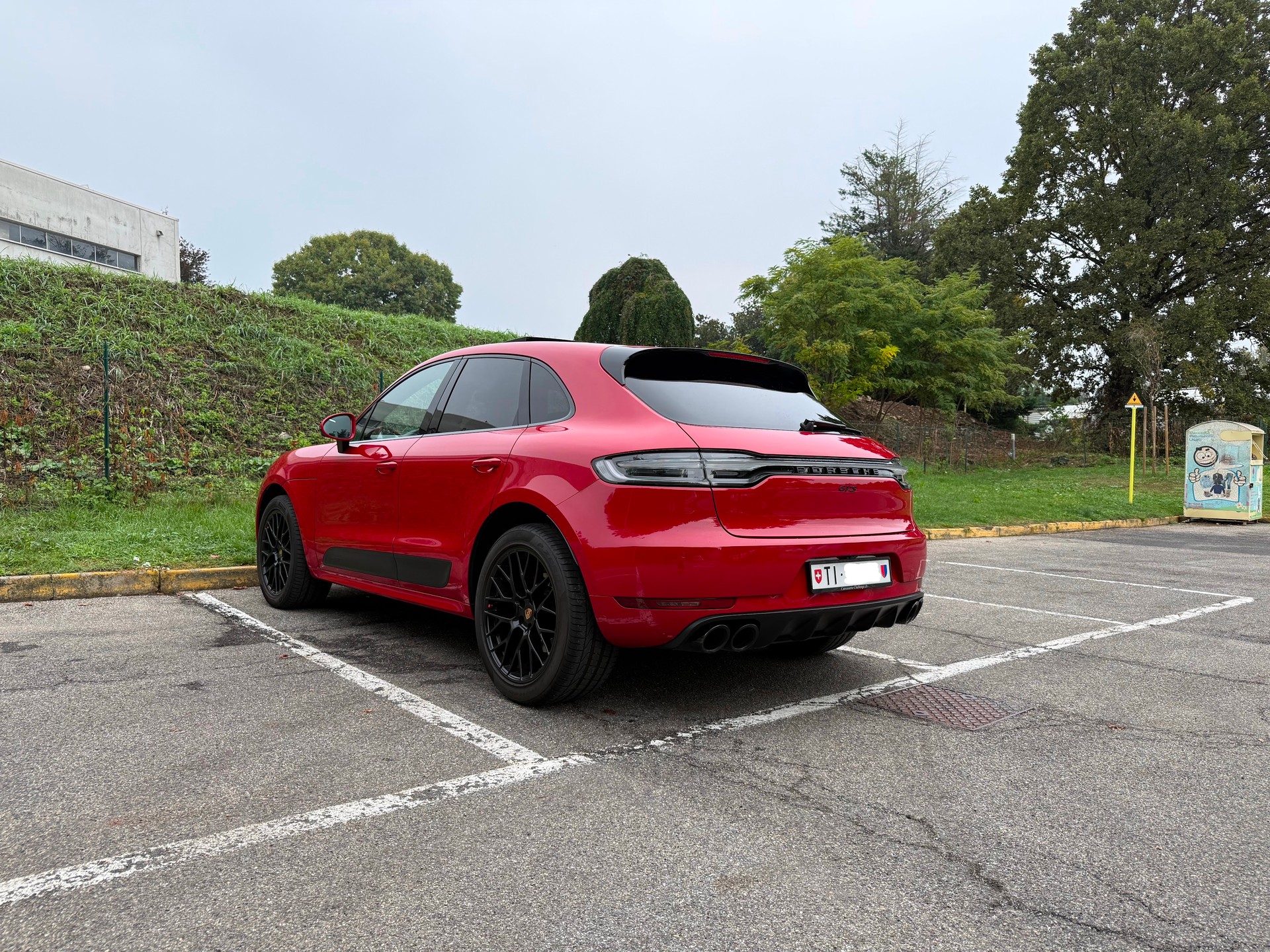 PORSCHE Macan GTS | Porsche Approved | Sport Chrono | Panorama-image-4