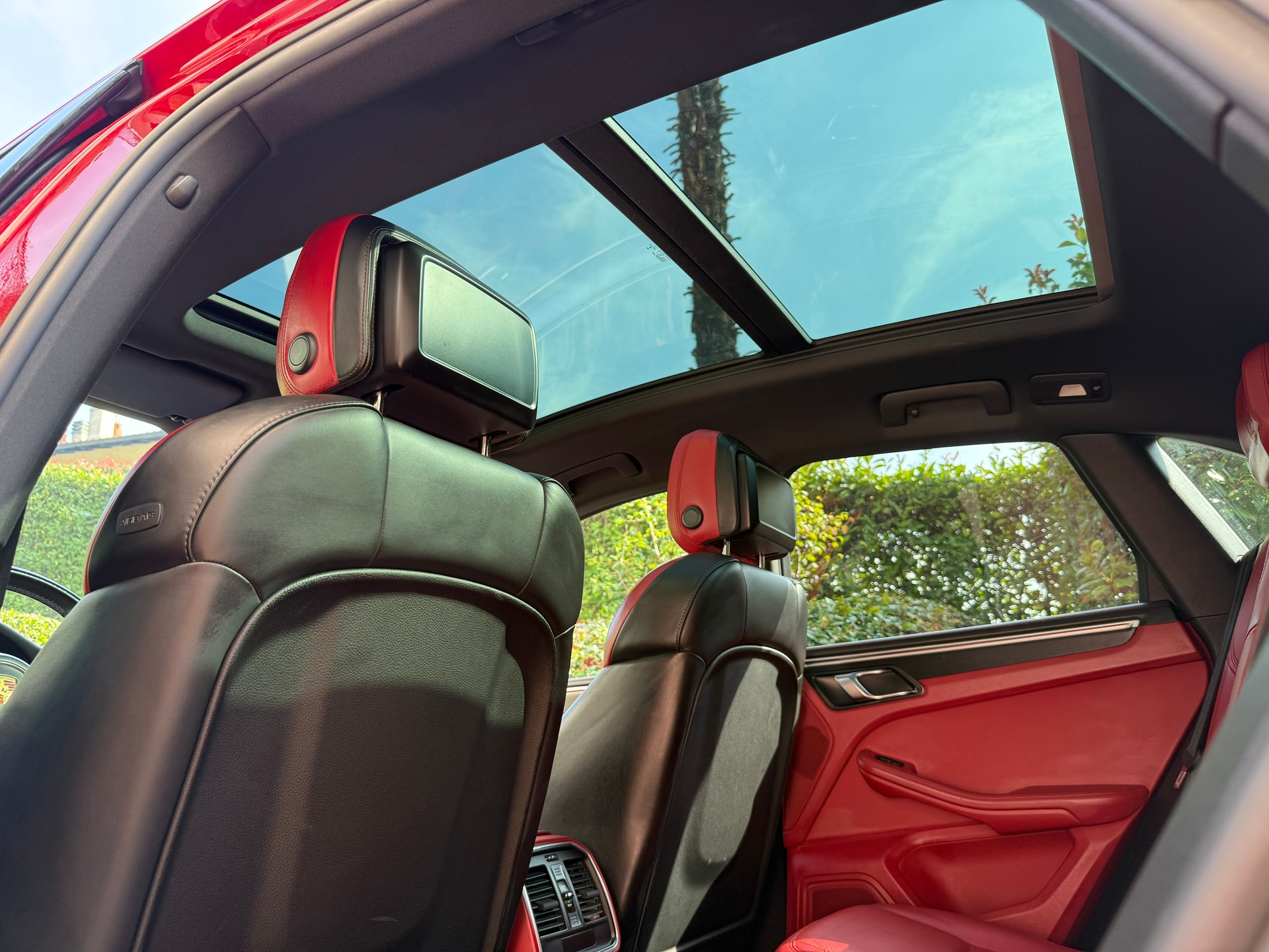 PORSCHE Macan GTS | Porsche Approved | Sport Chrono | Panorama-image-10