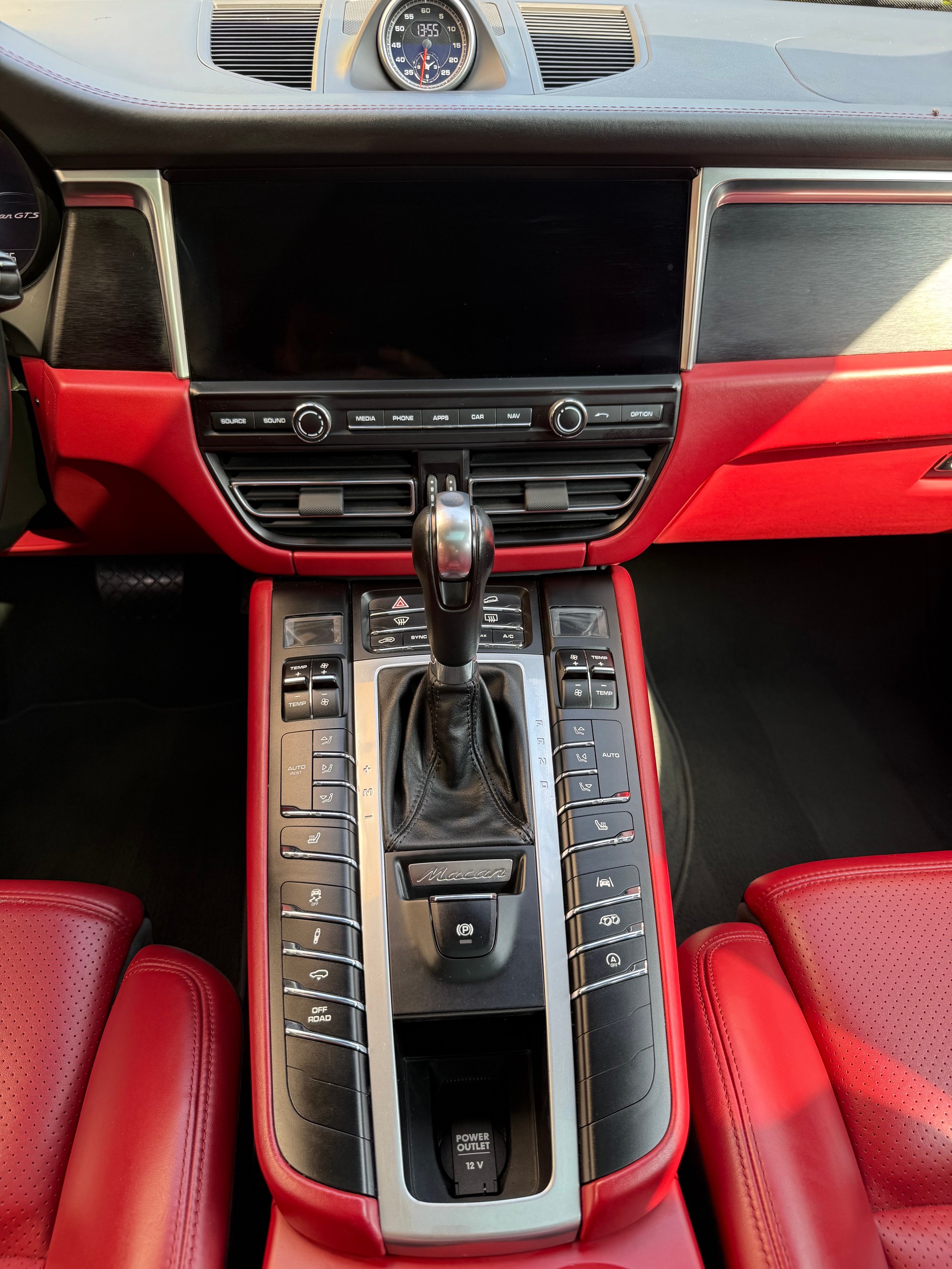 PORSCHE Macan GTS | Porsche Approved | Sport Chrono | Panorama-image-7