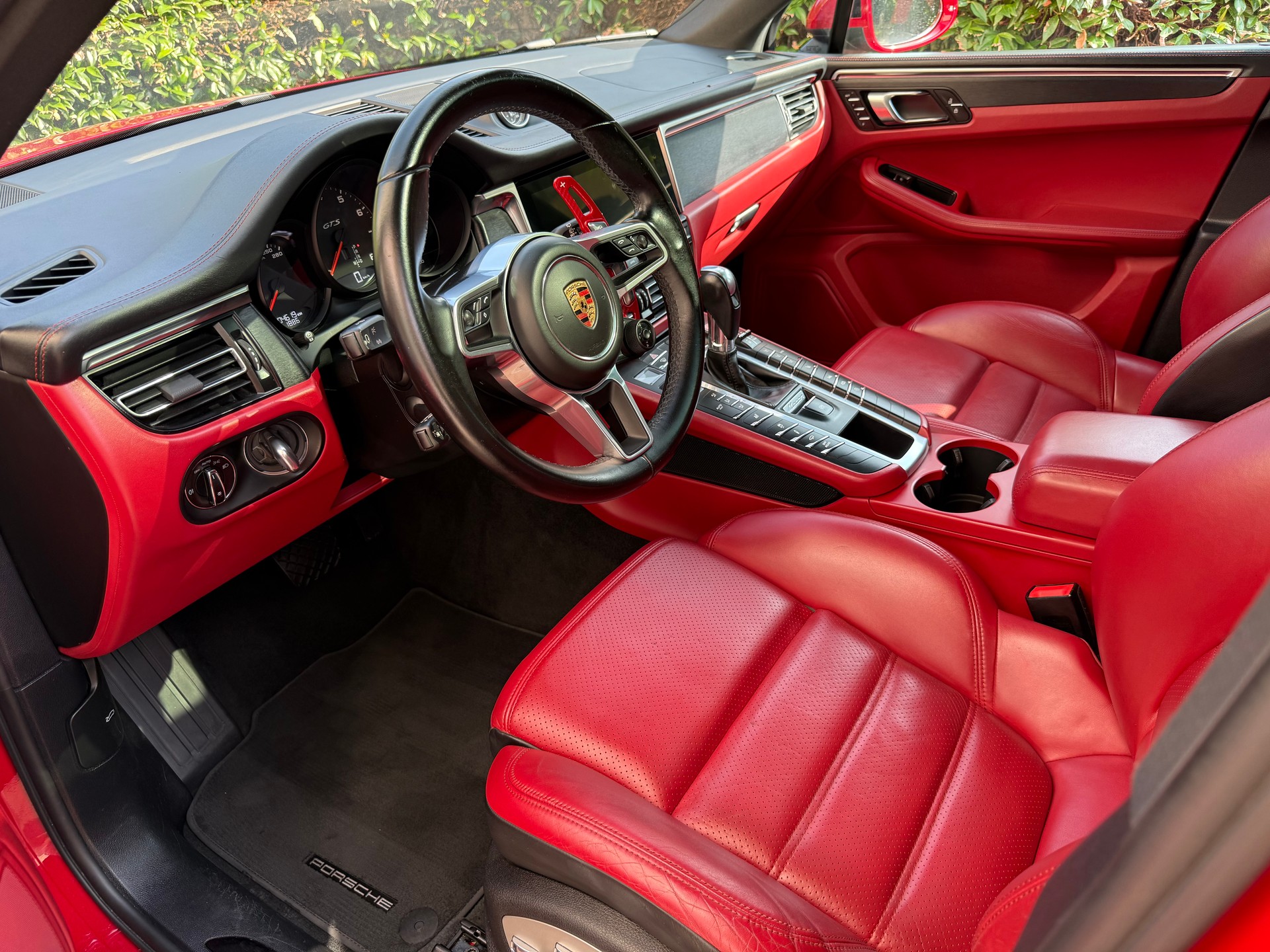 PORSCHE Macan GTS | Porsche Approved | Sport Chrono | Panorama-image-6