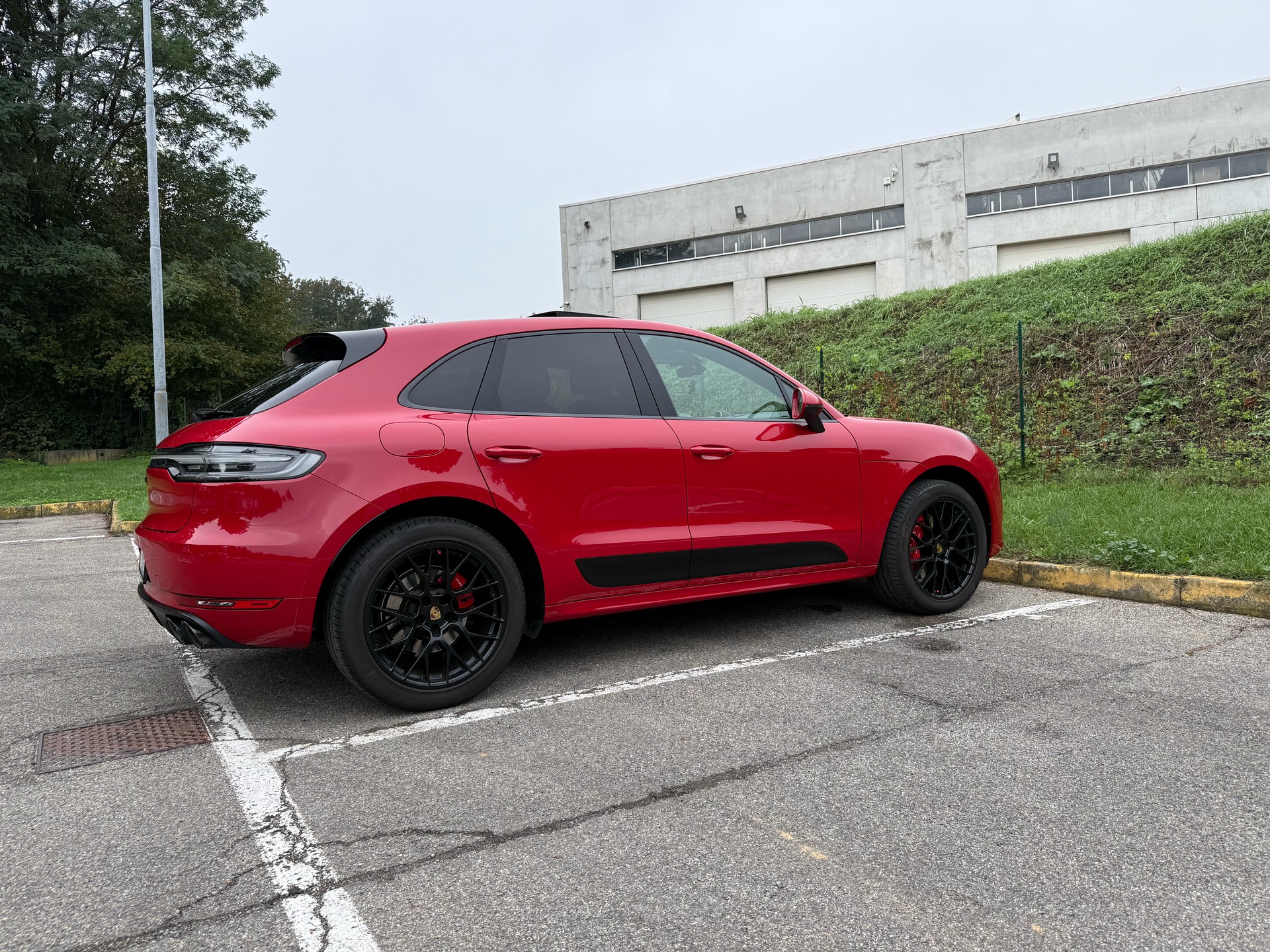 PORSCHE Macan GTS | Porsche Approved | Sport Chrono | Panorama-image-2