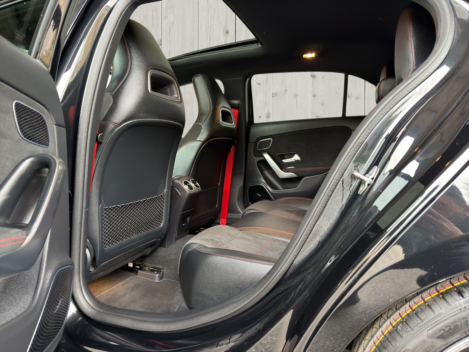 MERCEDES-BENZ A 35 AMG 4Matic Speedshift-image-14
