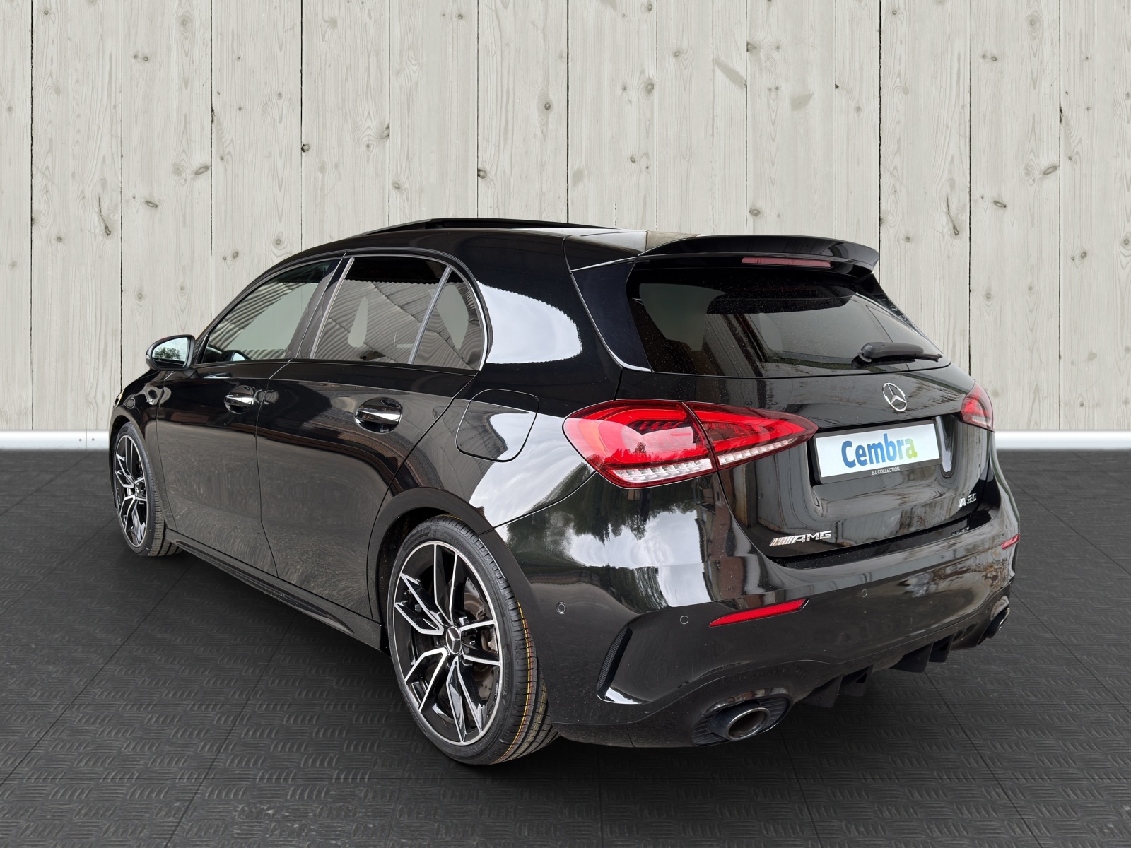 MERCEDES-BENZ A 35 AMG 4Matic Speedshift-image-4
