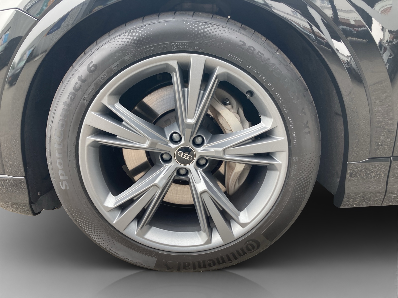 AUDI Q8 SUV TFSI e quattro 290 kW Attraction tiptronic-image-15