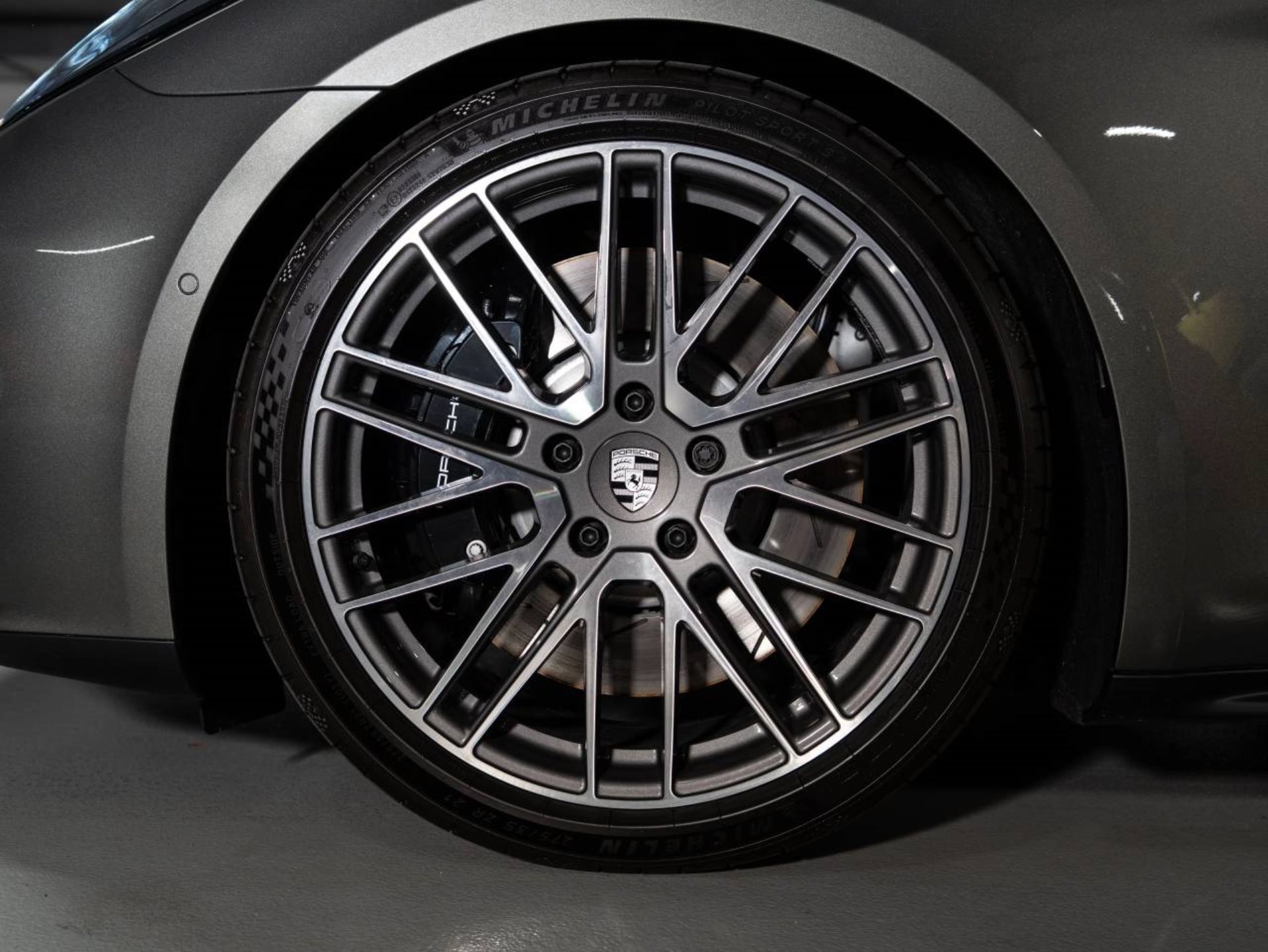PORSCHE Panamera 4S E-Hybrid-image-19