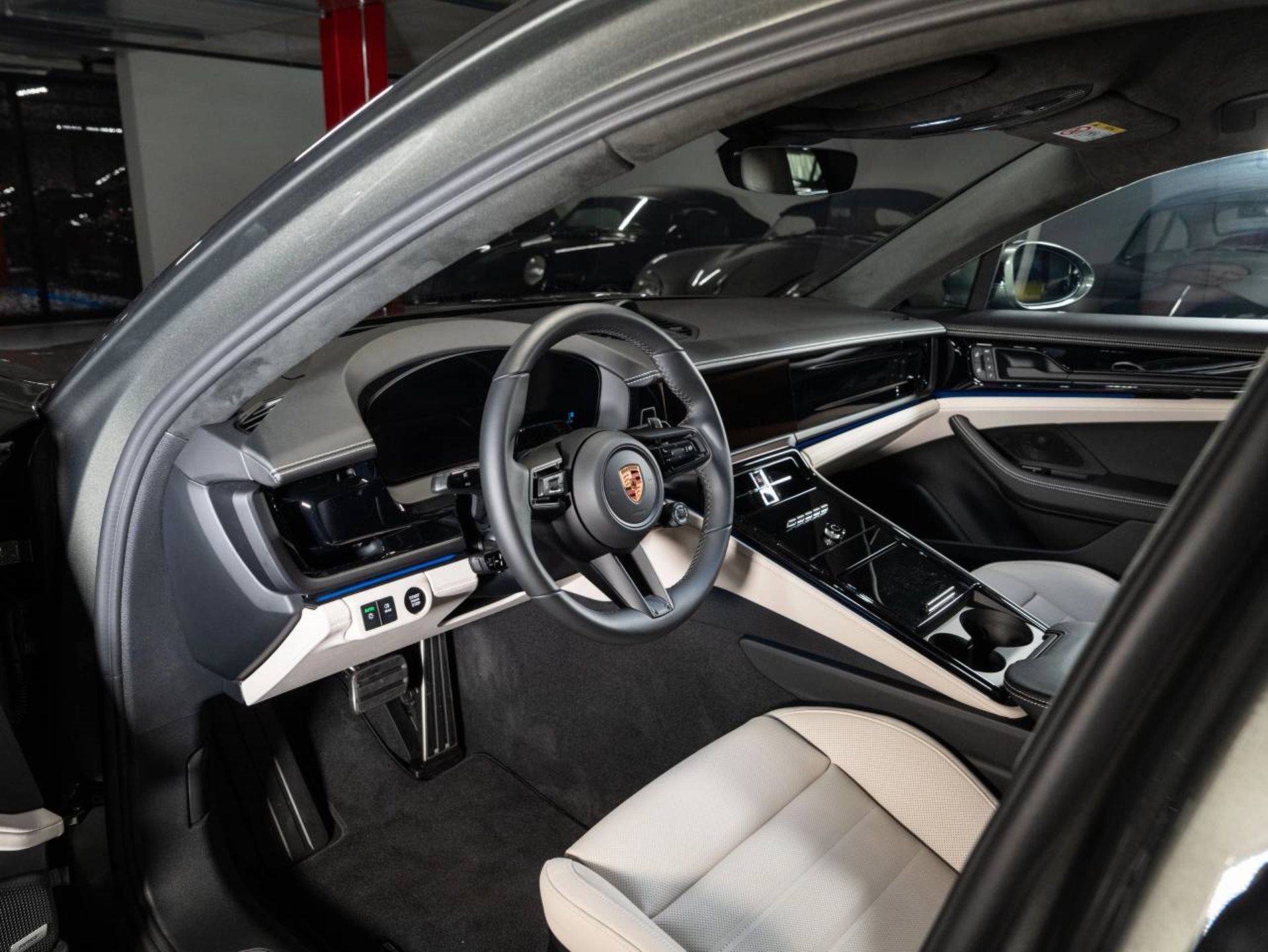 PORSCHE Panamera 4S E-Hybrid-image-3