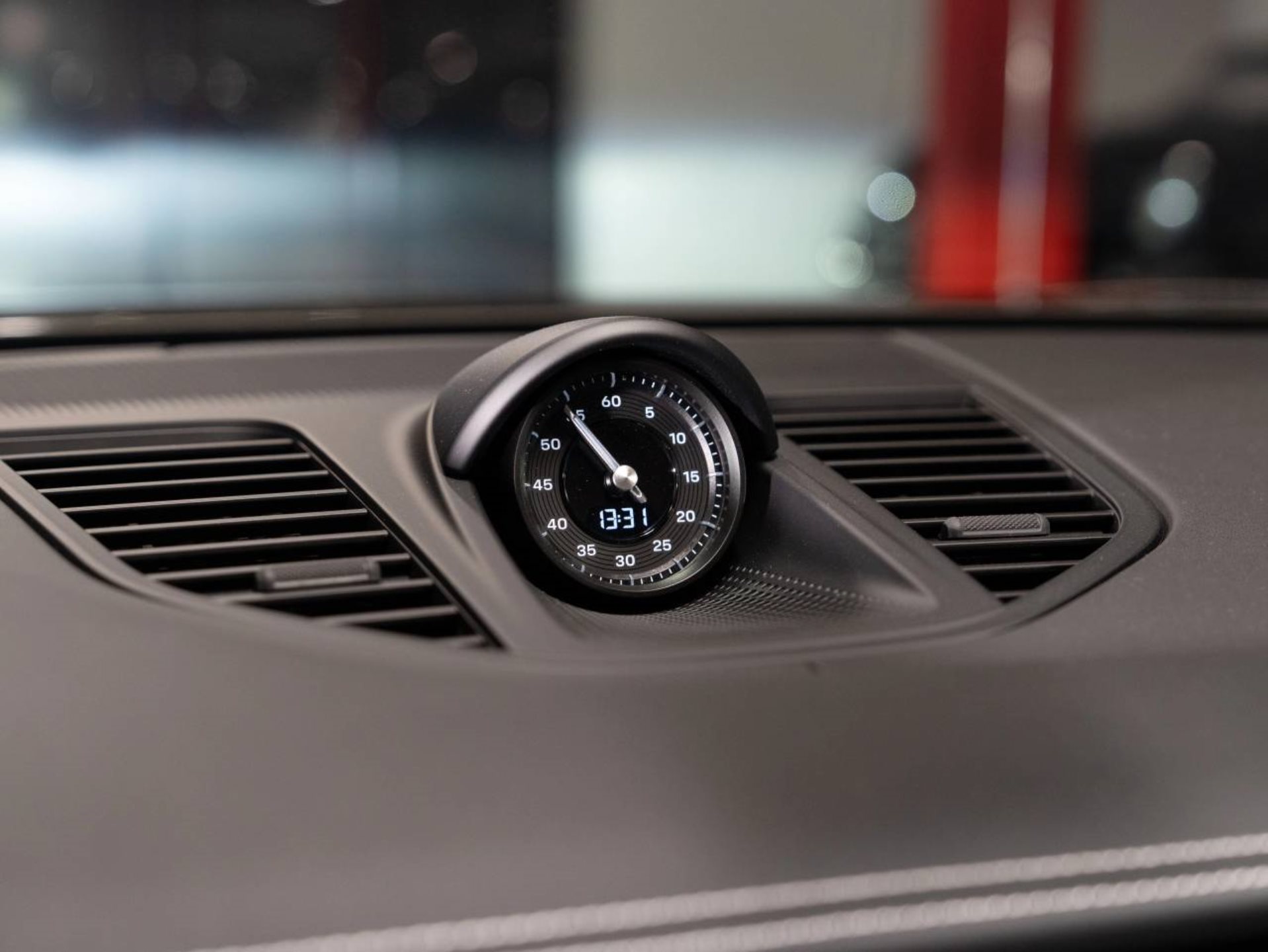 PORSCHE Panamera 4S E-Hybrid-image-9