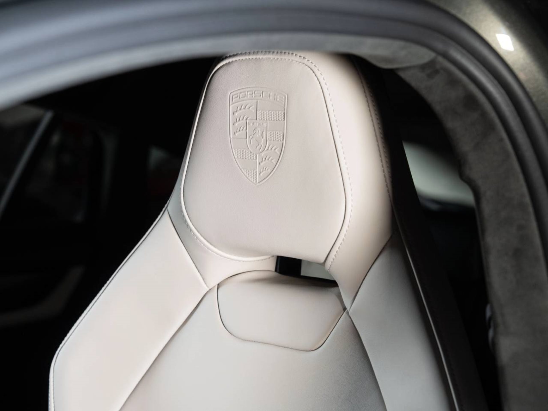 PORSCHE Panamera 4S E-Hybrid-image-14