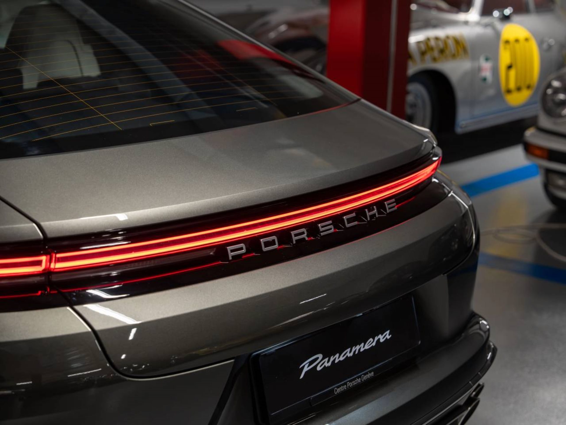 PORSCHE Panamera 4S E-Hybrid-image-21