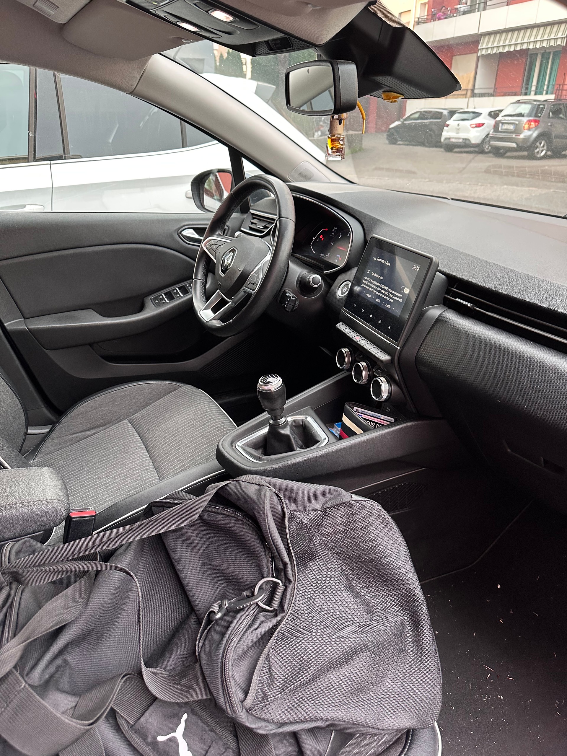 RENAULT 1.5 Blue dCi 86CV-image-4