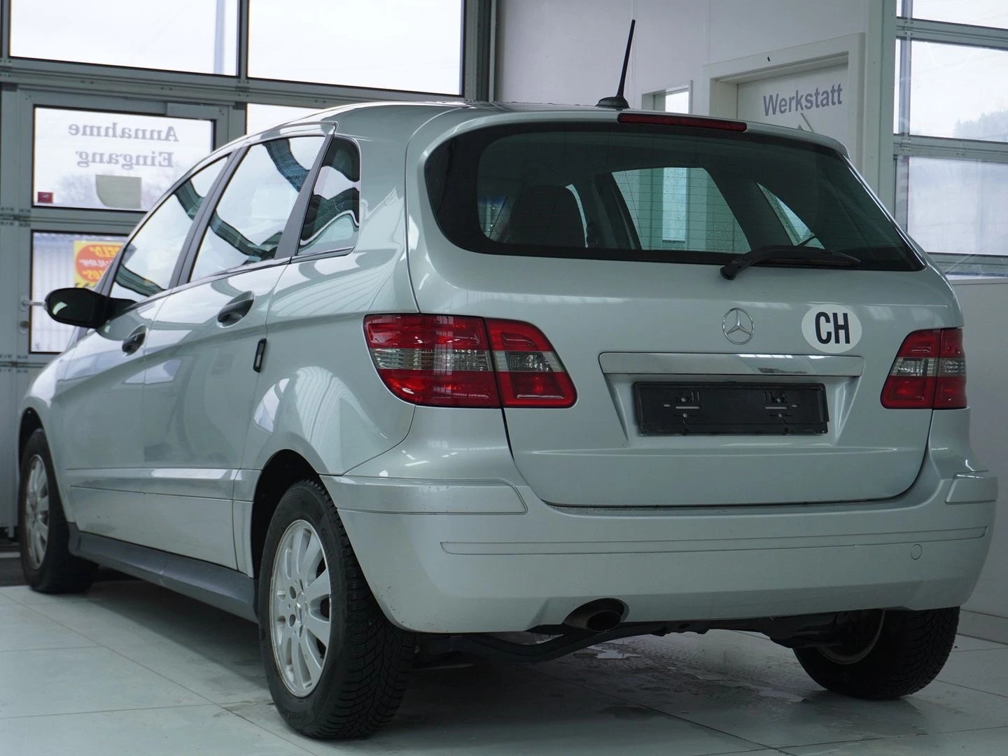 MERCEDES-BENZ B 150-showroom-element-1