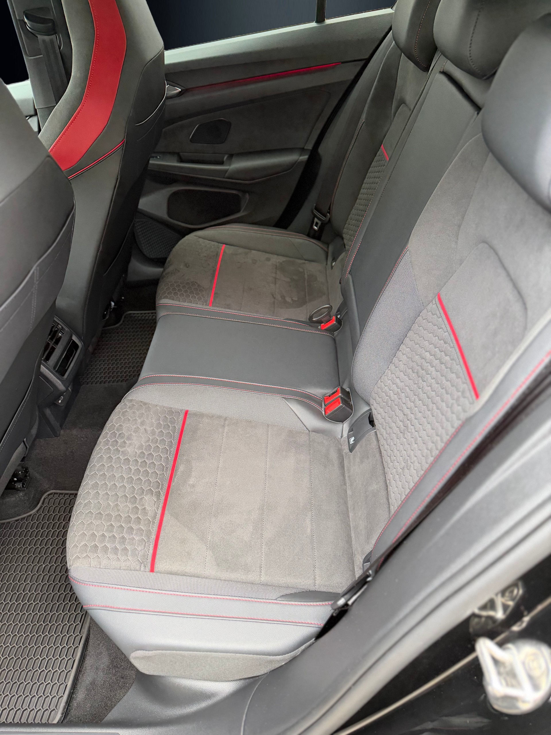 VW Golf 2.0 TSI GTI Clubsport DSG-image-7