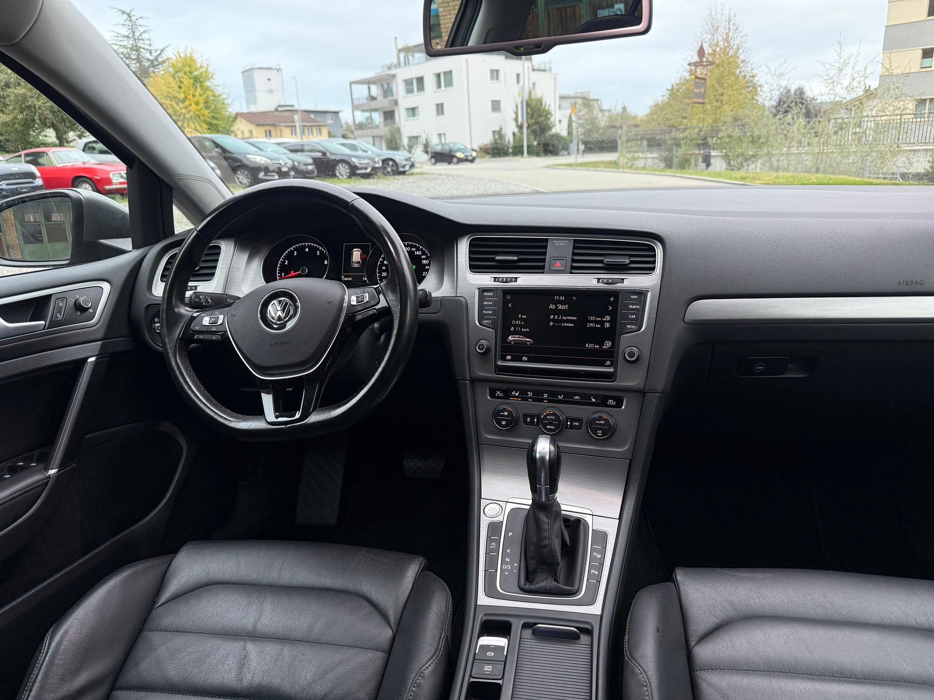 VW Golf Variant 1.4 TGI BlueMotion Comfortline DSG-image-10