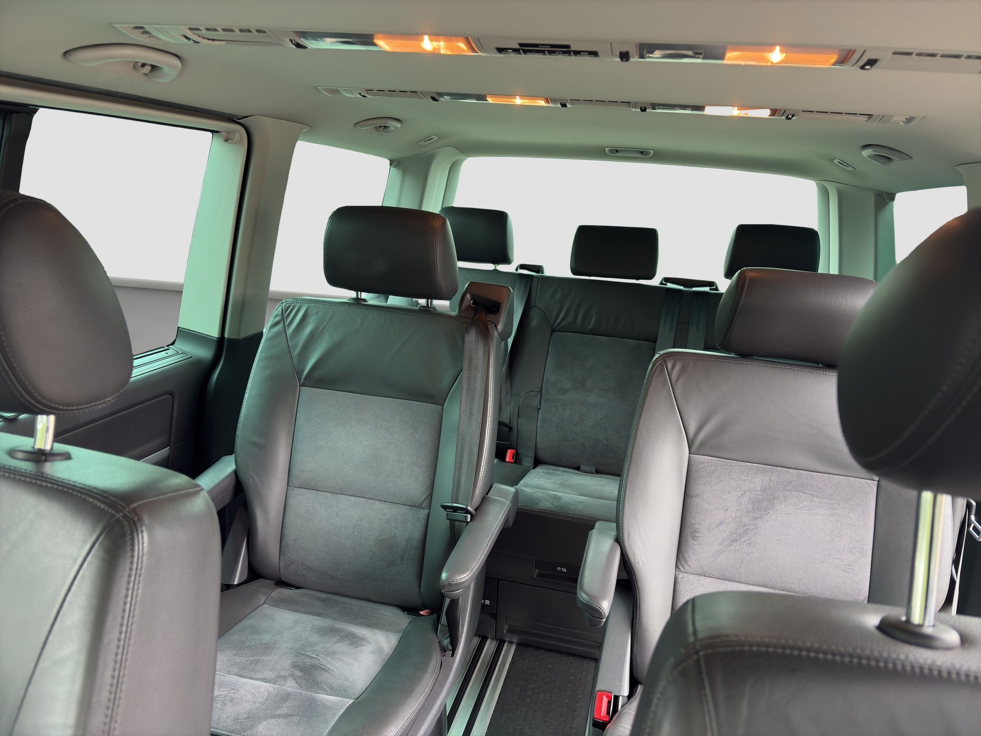 VW T5 Multivan Highline 2.5 TDI 4M-image-10