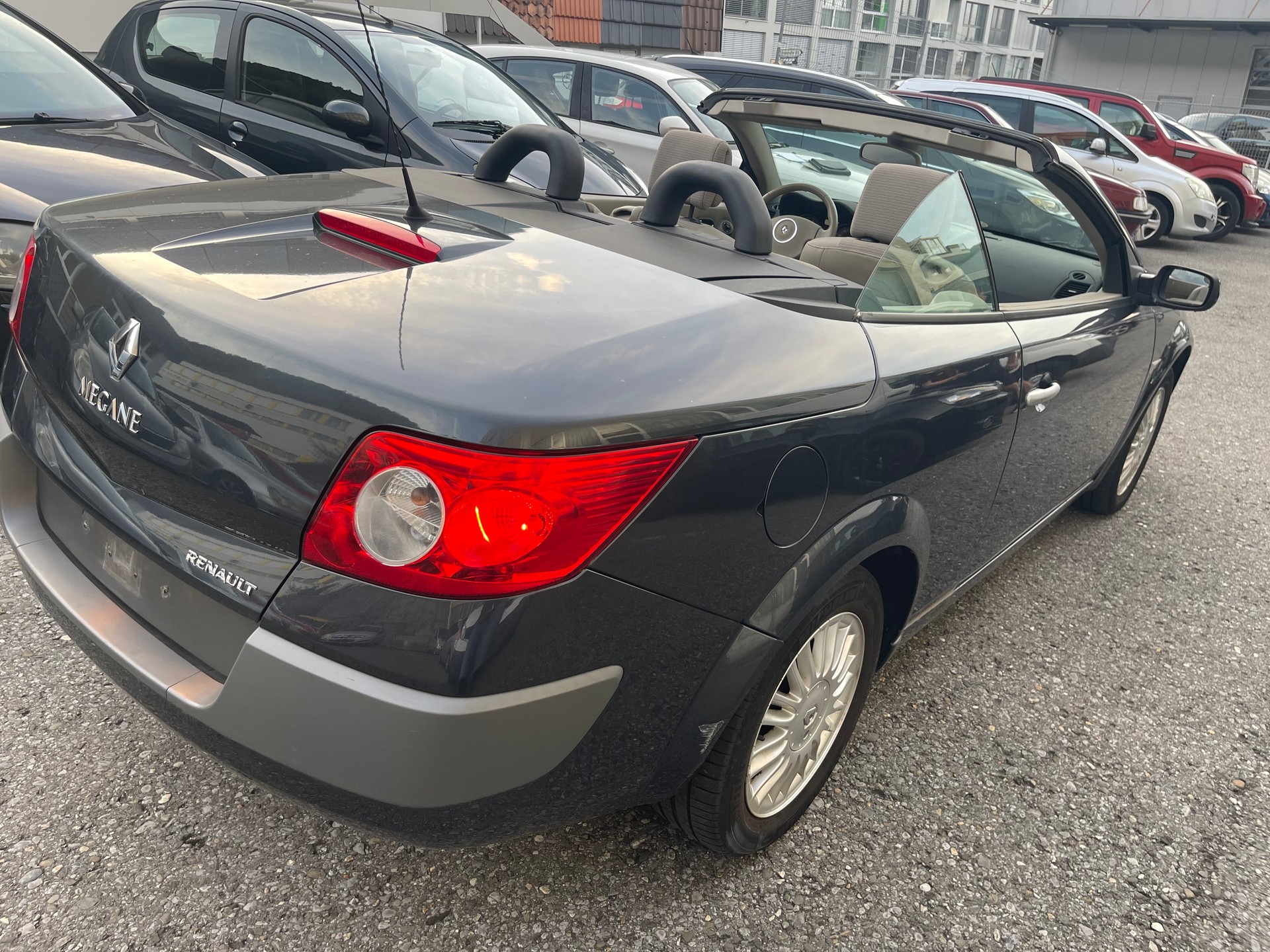 RENAULT Mégane C-C 2.0 16V Privilège Luxe-image-3