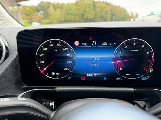 MERCEDES-BENZ GLA 220 4matic-image-8