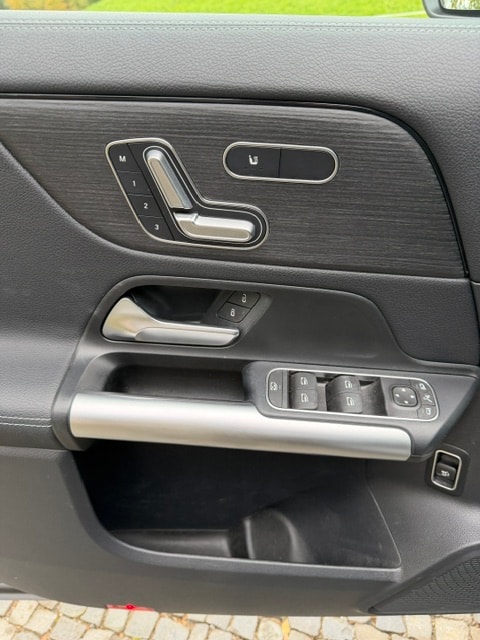 MERCEDES-BENZ GLA 220 4matic-image-6