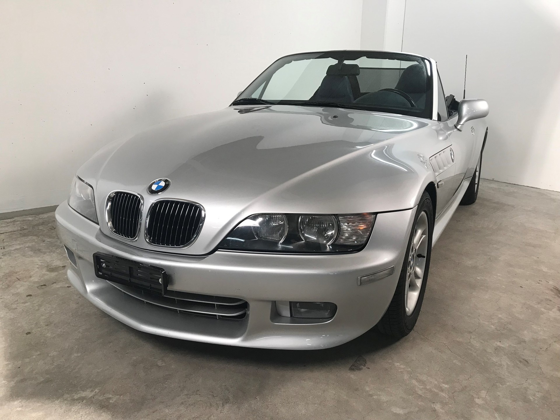 BMW Z3 3.0i Roadster, Klima, Hi-Fi System Harman Kardon, El. Verdeck, Sportsitze, Bicolor-Interieur, top gepflegter Zustand