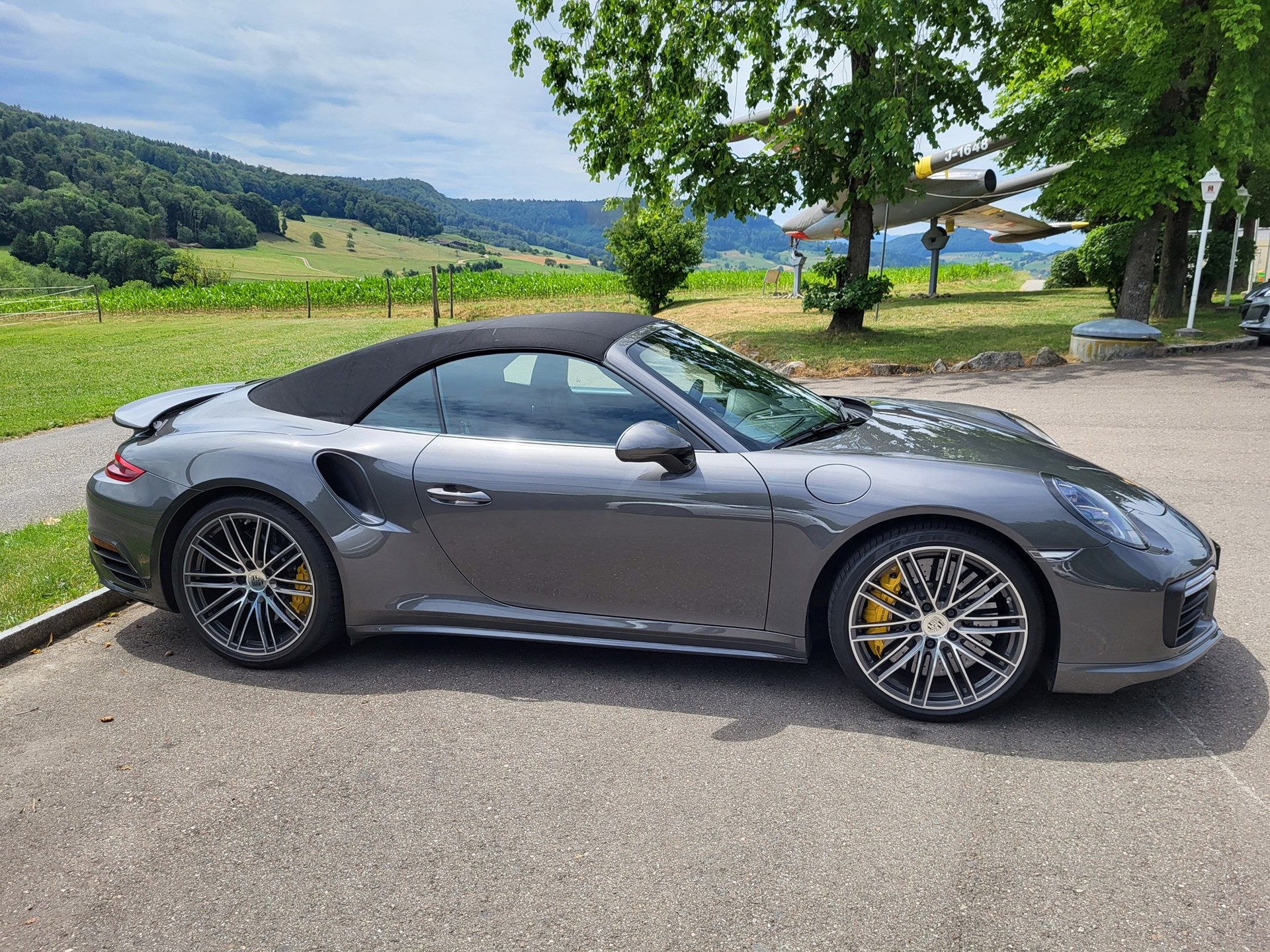 PORSCHE 911 Turbo S Cabrio PDK-image-1