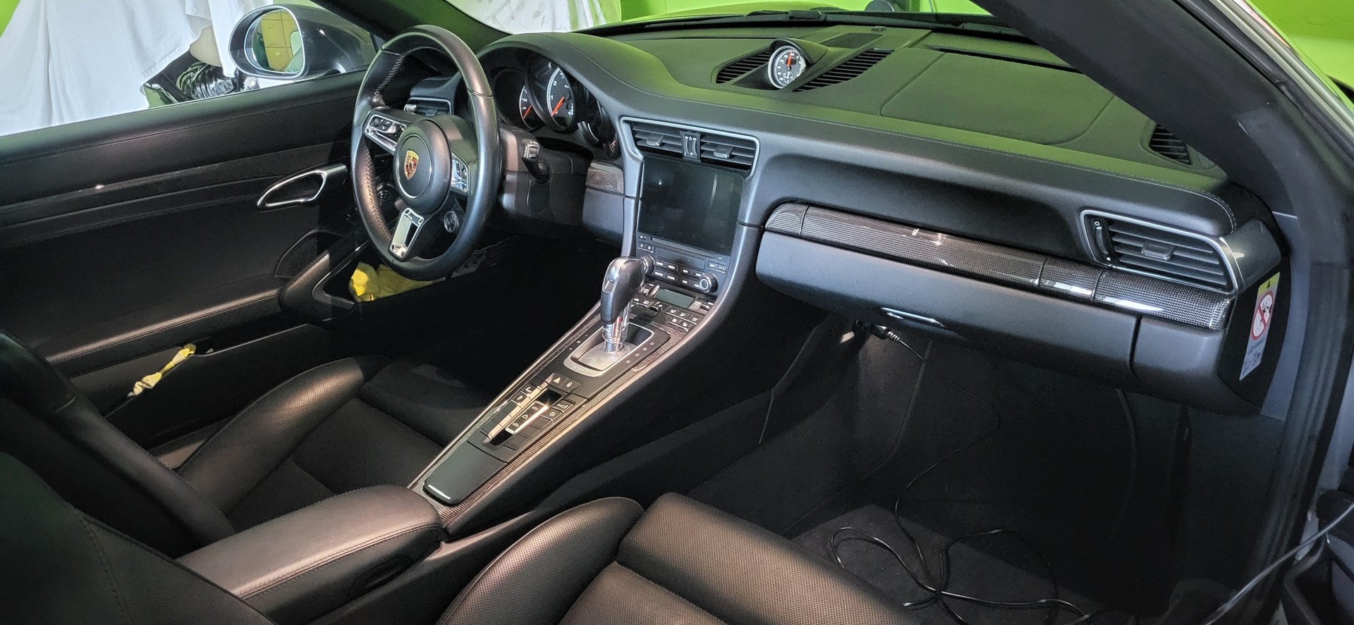 PORSCHE 911 Turbo S Cabrio PDK-image-8